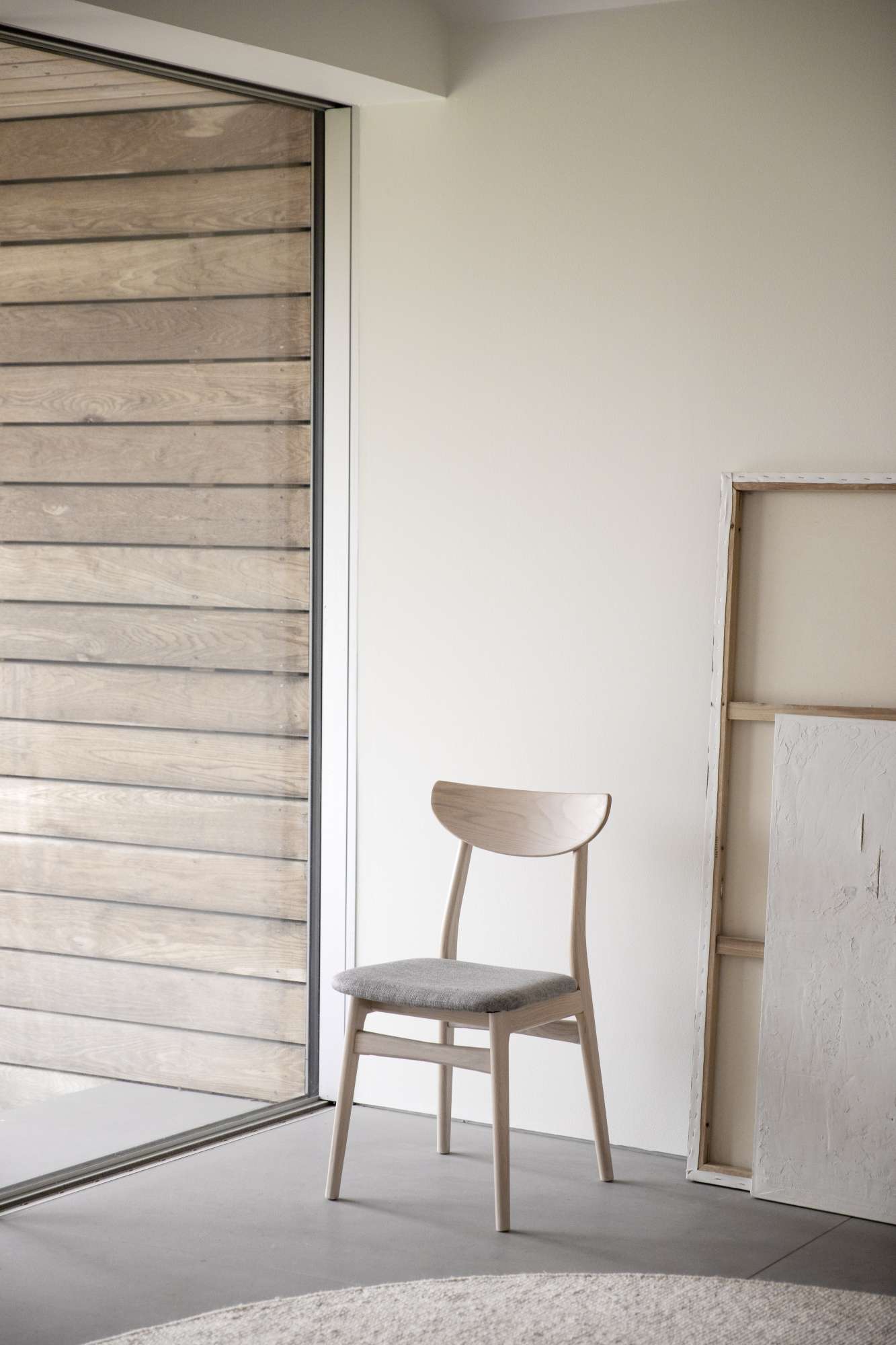 Edles Möbelstück: Stuhl Rodham 2er Set, Whitewash / Hellgrau für stilvolle Einrichtung.