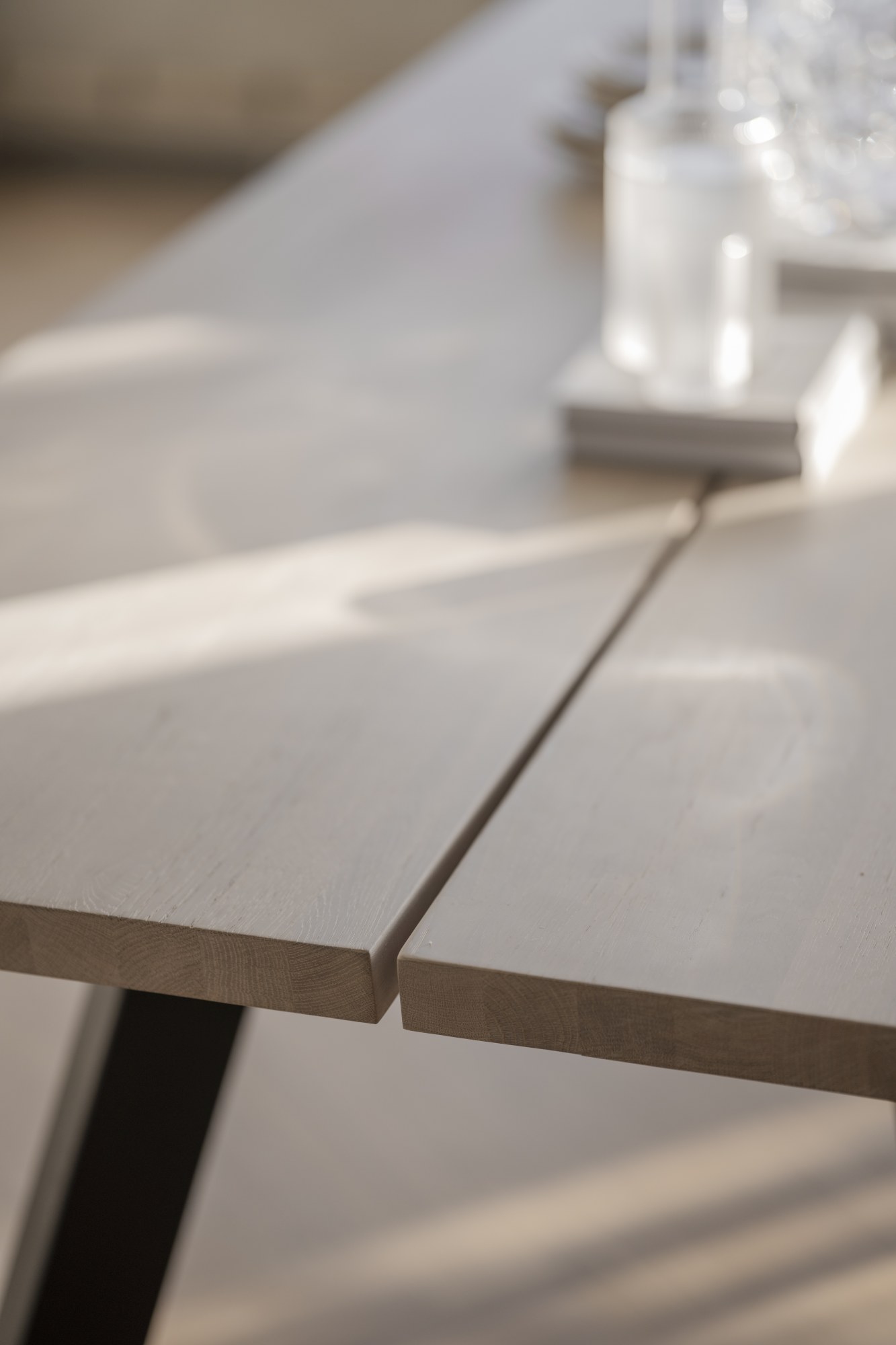 Esstisch Fred 170x95cm, Eiche Weiß pigmentiert – stilvoller Blickfang für Ihr Zuhause.