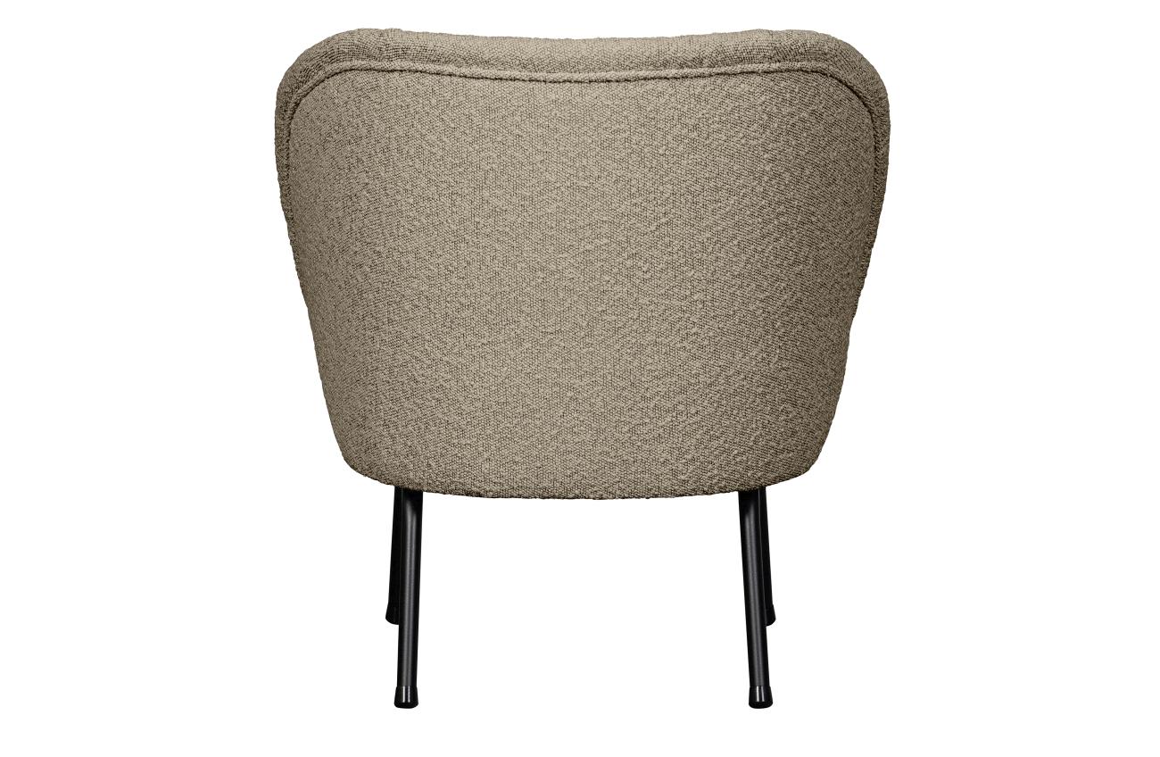 Der Sessel Vogue überzeugt mit seinem modernen Stil. Gefertigt wurde er aus Boucle-Stoff, welcher einen Beigen Farbton besitzt. Das Gestell ist aus Metall und hat eine schwarze Farbe. Der Sessel besitzt eine Sitzhöhe von 44 cm.