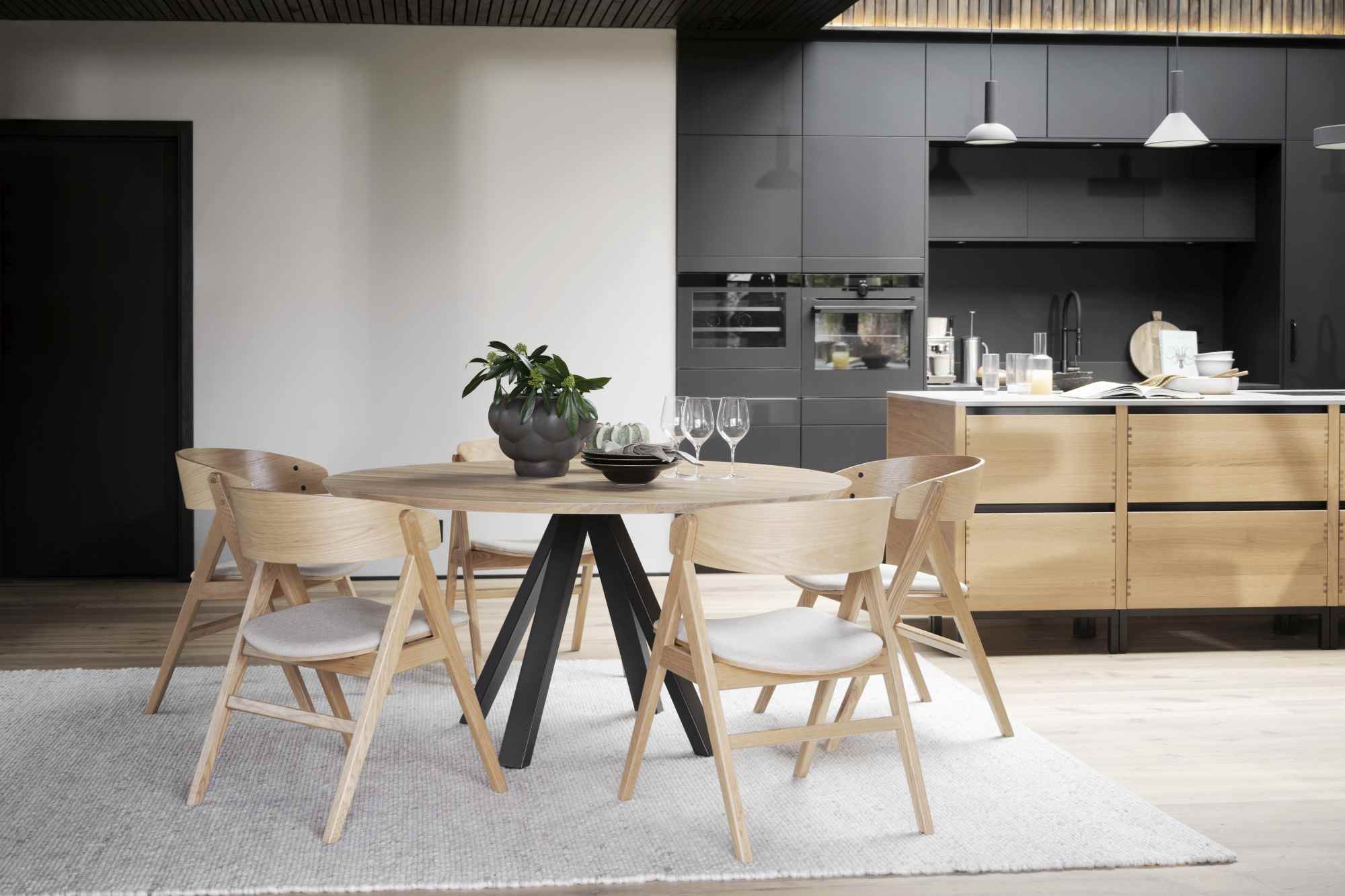 Stuhl Waterton 2er Set Eiche natur, Beige passt perfekt in stilvolle Wohnräume.