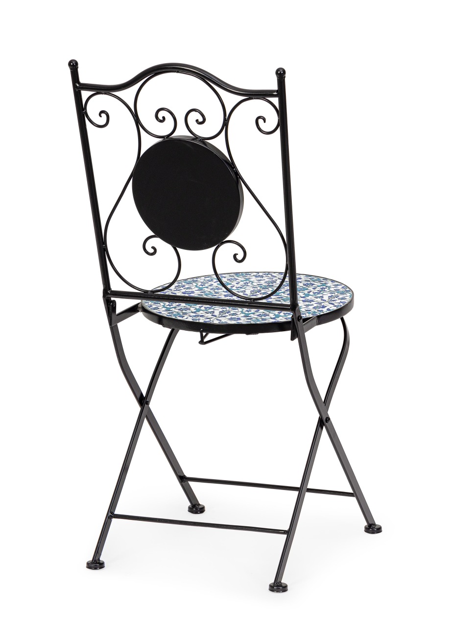 Der Gartenstuhl Samos überzeugt mit seinem modernen Design. Gefertigt wurde er aus Keramik, welches einen hellen Farbton besitzt. Das Gestell ist aus Metall und hat eine schwarze Farbe. Der Stuhl ist klappbar.