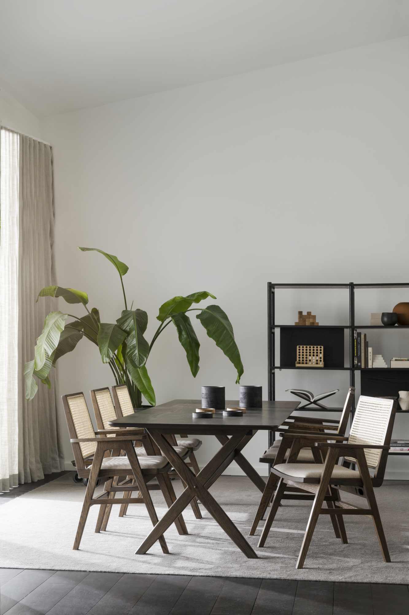 Edles Möbelstück: Stuhl Prestwick 2er Set mit Armlehnen, Braun für stilvolle Einrichtung.