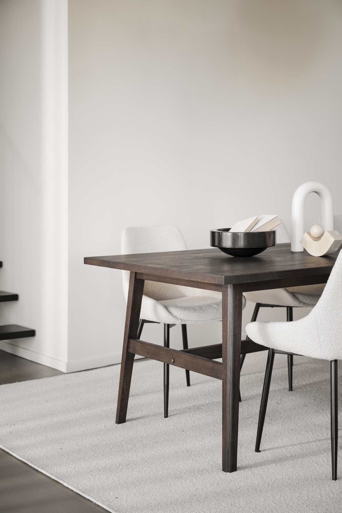 Design trifft Funktion: Esstisch Plainfield 220x100cm, Eiche Braun.