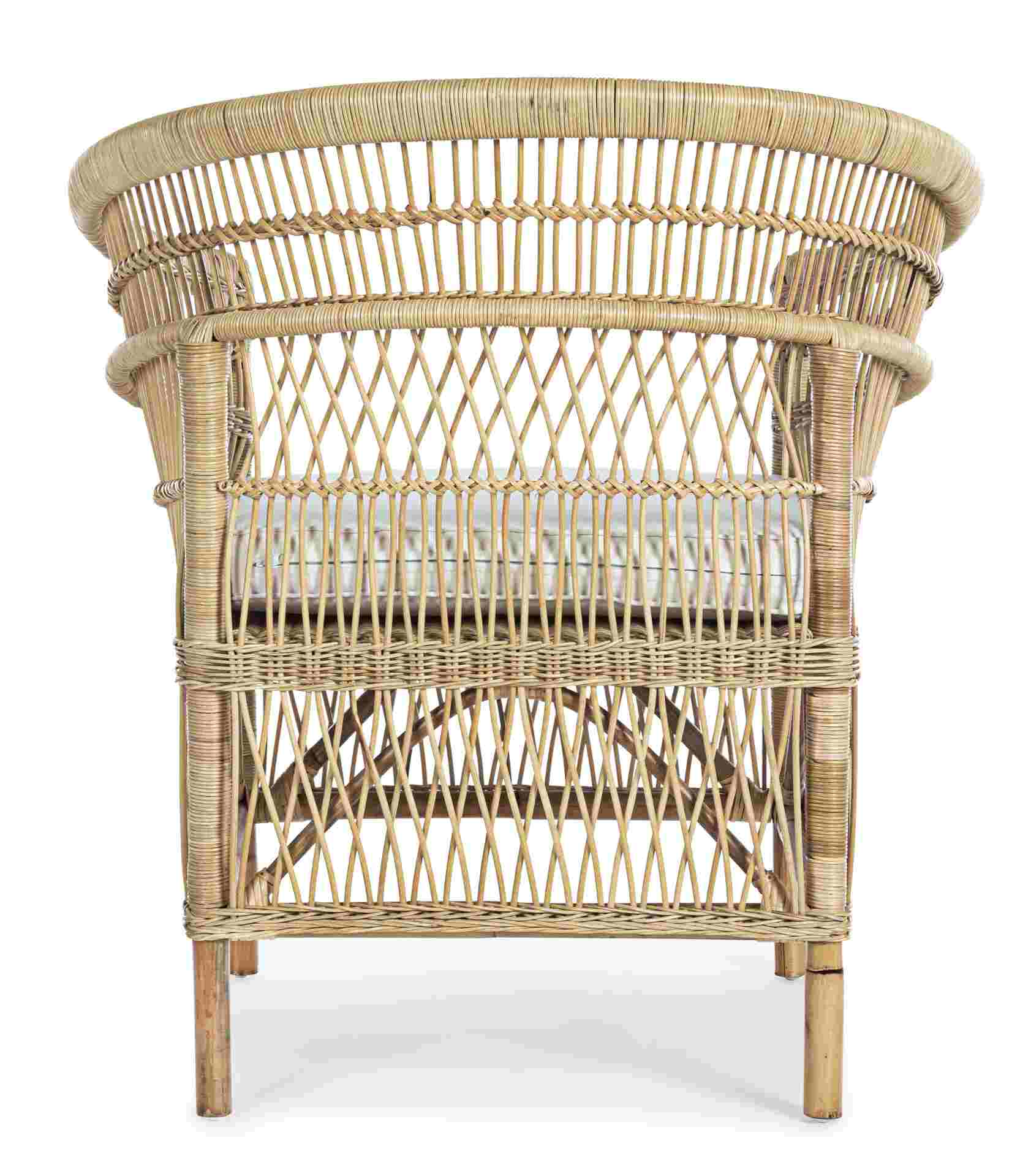Der Sessel Josefina überzeugt mit seinem klassischen Design. Gefertigt wurde er aus Rattan, welches einen natürlichen Farbton besitzt. Das Gestell ist auch aus Rattan. Der Sessel besitzt eine Sitzhöhe von 41 cm. Die Breite beträgt 79 cm.