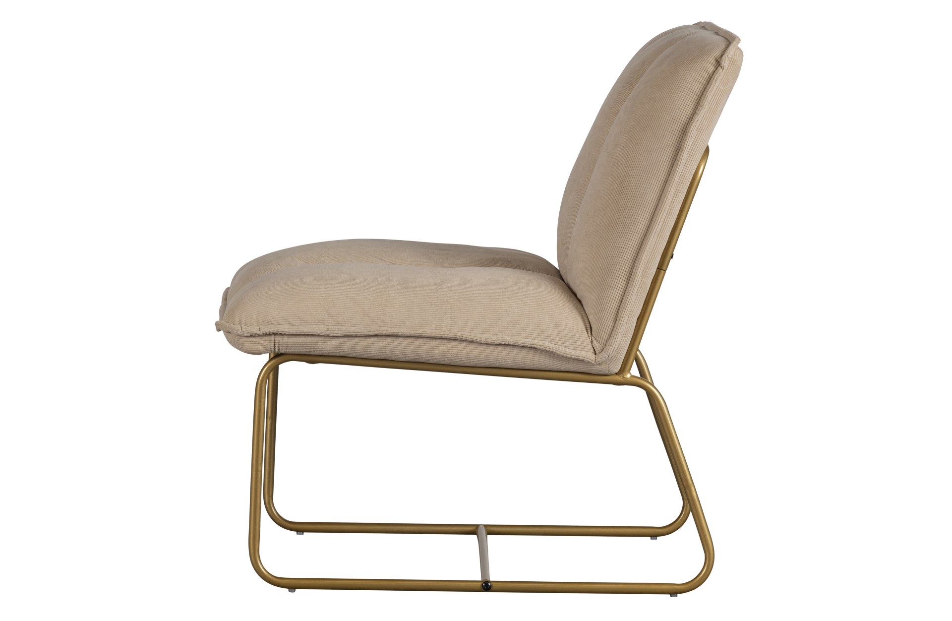Der Sessel Fie wurde aus einem Ribcord Bezug gefertigt, welcher eine Sand Farbe hat. Das Gestell ist aus goldfarbenem Metall gefertigt, was dem Stuhl ein luxuriöses Aussehen verleiht.