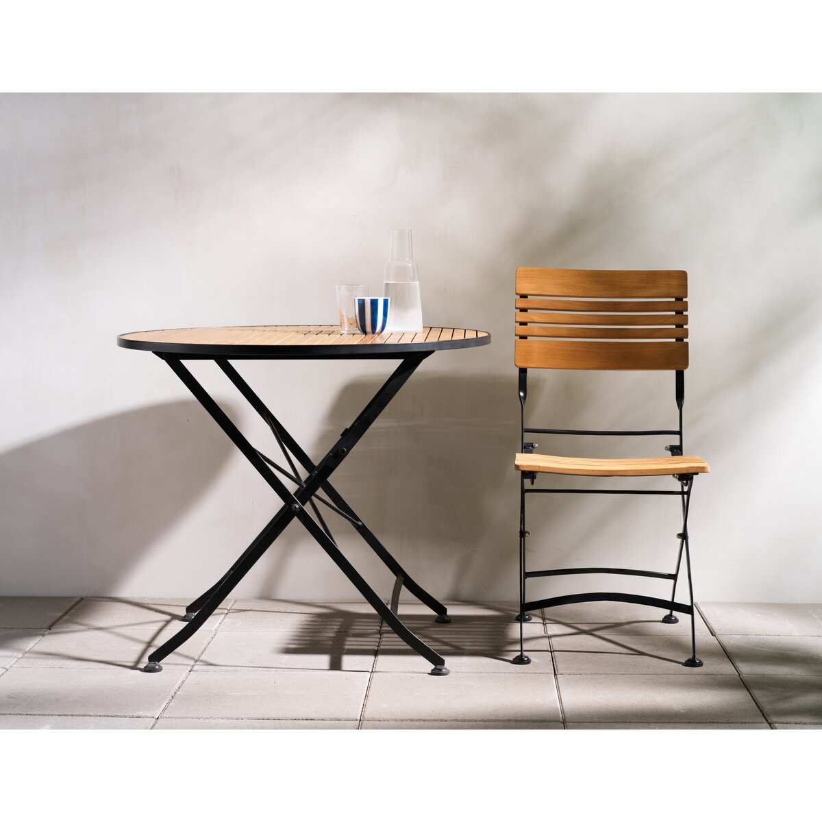 Gartenstuhl Brewer aus Teakholz, Klappbar, Schwarz / Natur