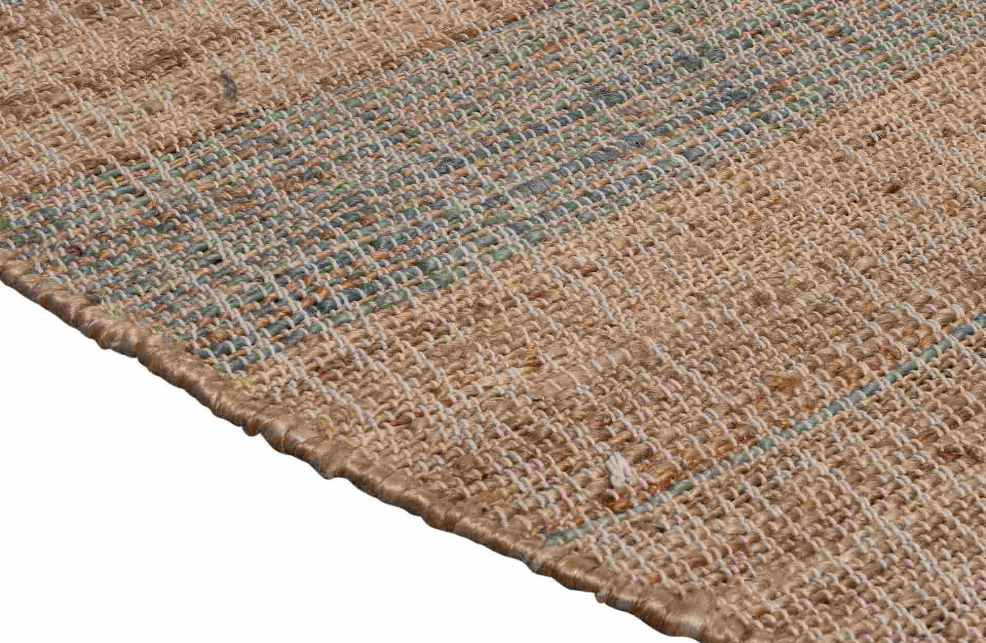 Der Teppich Jacky überzeugt mit seinem modernen Design. Gefertigt wurde er aus Jute, welche einen natürlichen Farbton besitzt. Der Teppich besitzt ein Durchmesser von 200 cm.