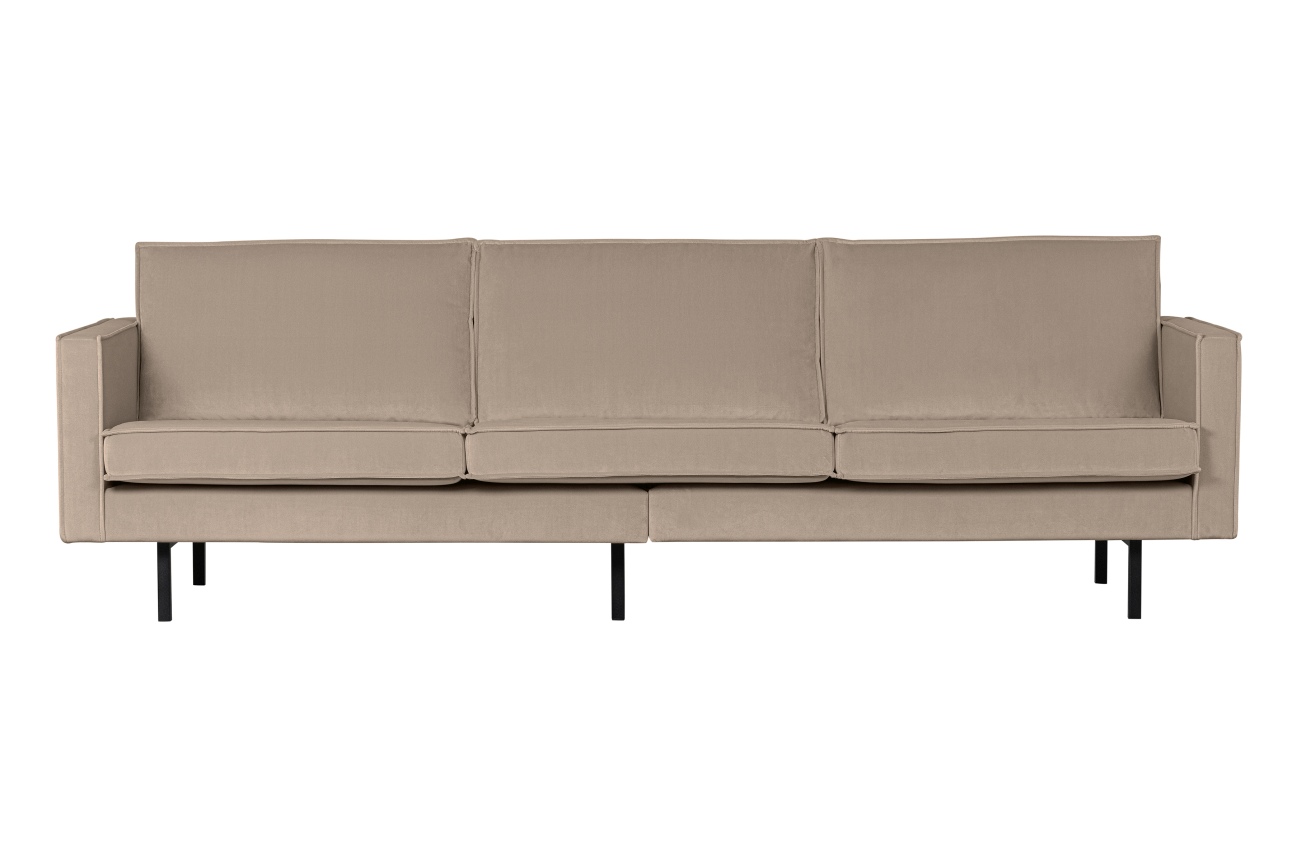 Das Sofa Rodeo überzeugt mit seinem modernen Design. Gefertigt wurde es aus Samt, welcher einen Kaki Farbton besitzt. Das Gestell ist aus Metall und hat eine schwarze Farbe. Der Sessel besitzt eine Sitzhöhe von 45.