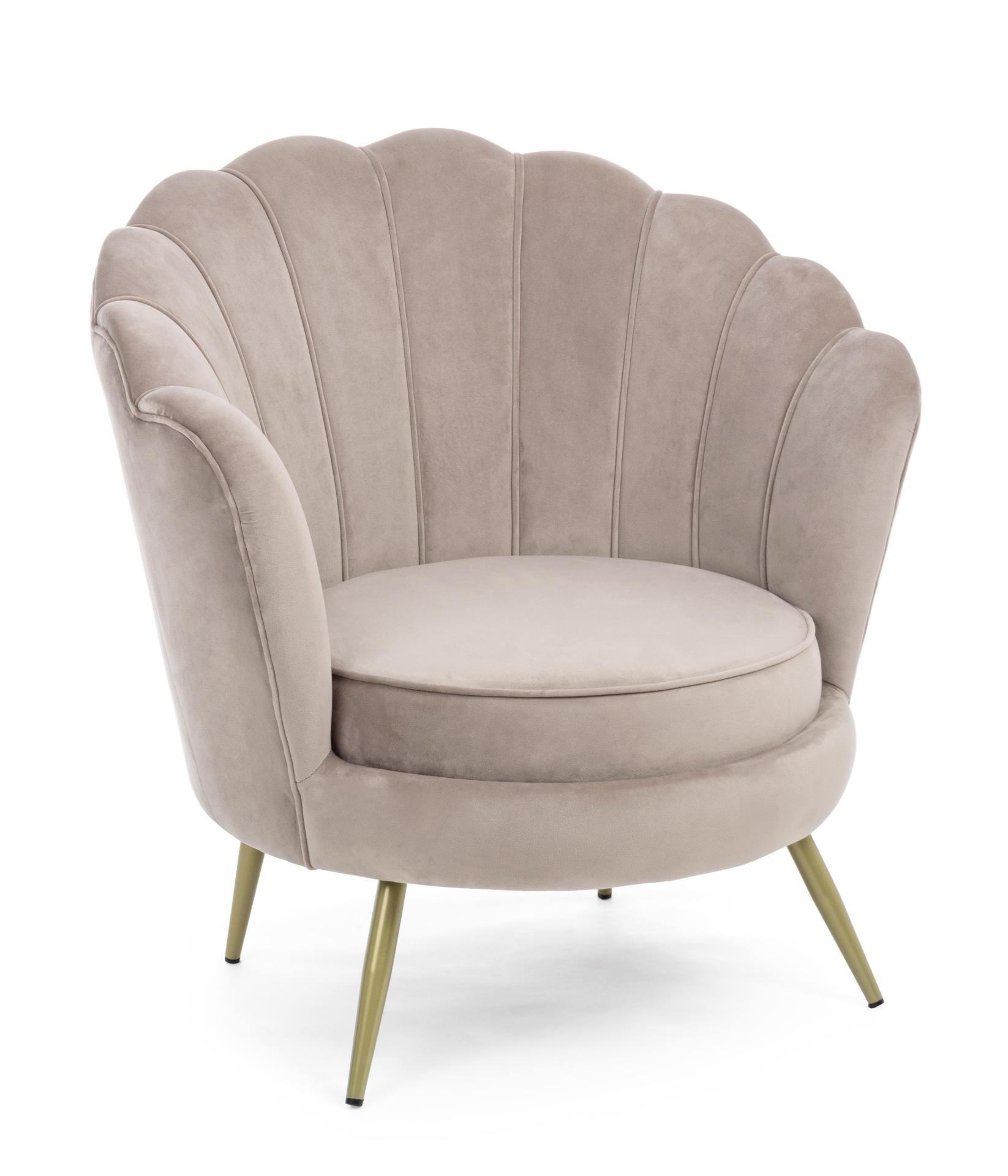 Der Sessel Giliola überzeugt mit seinem modernen Design. Gefertigt wurde er aus Stoff in Samt-Optik, welcher einen hellgrauen Farbton besitzt. Das Gestell ist aus Metall und hat eine goldene Farbe. Der Sessel besitzt eine Sitzhöhe von 45 cm. Die Breite be