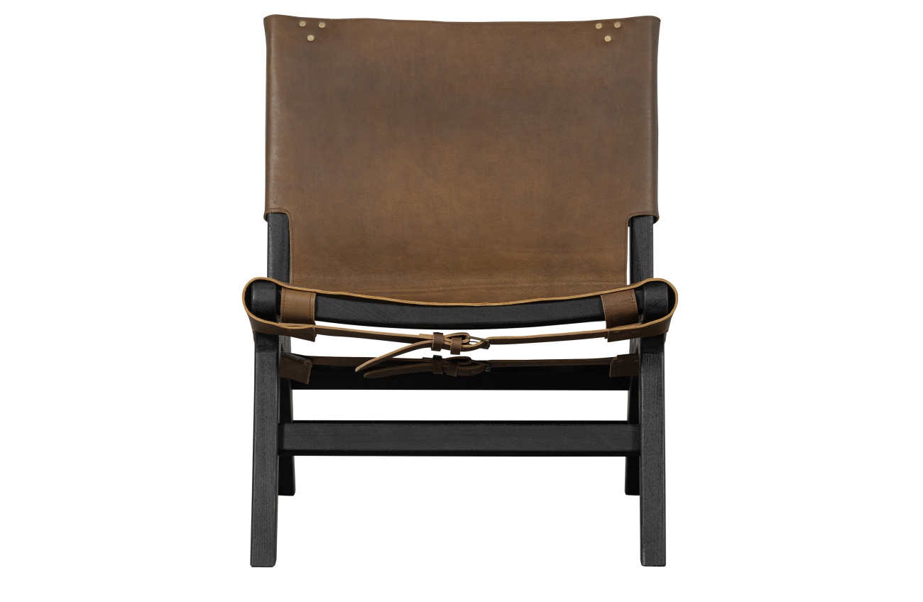 Der Sessel Consume überzeugt mit seinem modernen Stil. Gefertigt wurde er aus Leder, welches einen braune Farbton besitzt. Das Gestell ist aus Holz hat eine schwarze Farbe. Der Sessel hat eine Breite von 78 cm und eine Sitzhöhe von 43 cm.