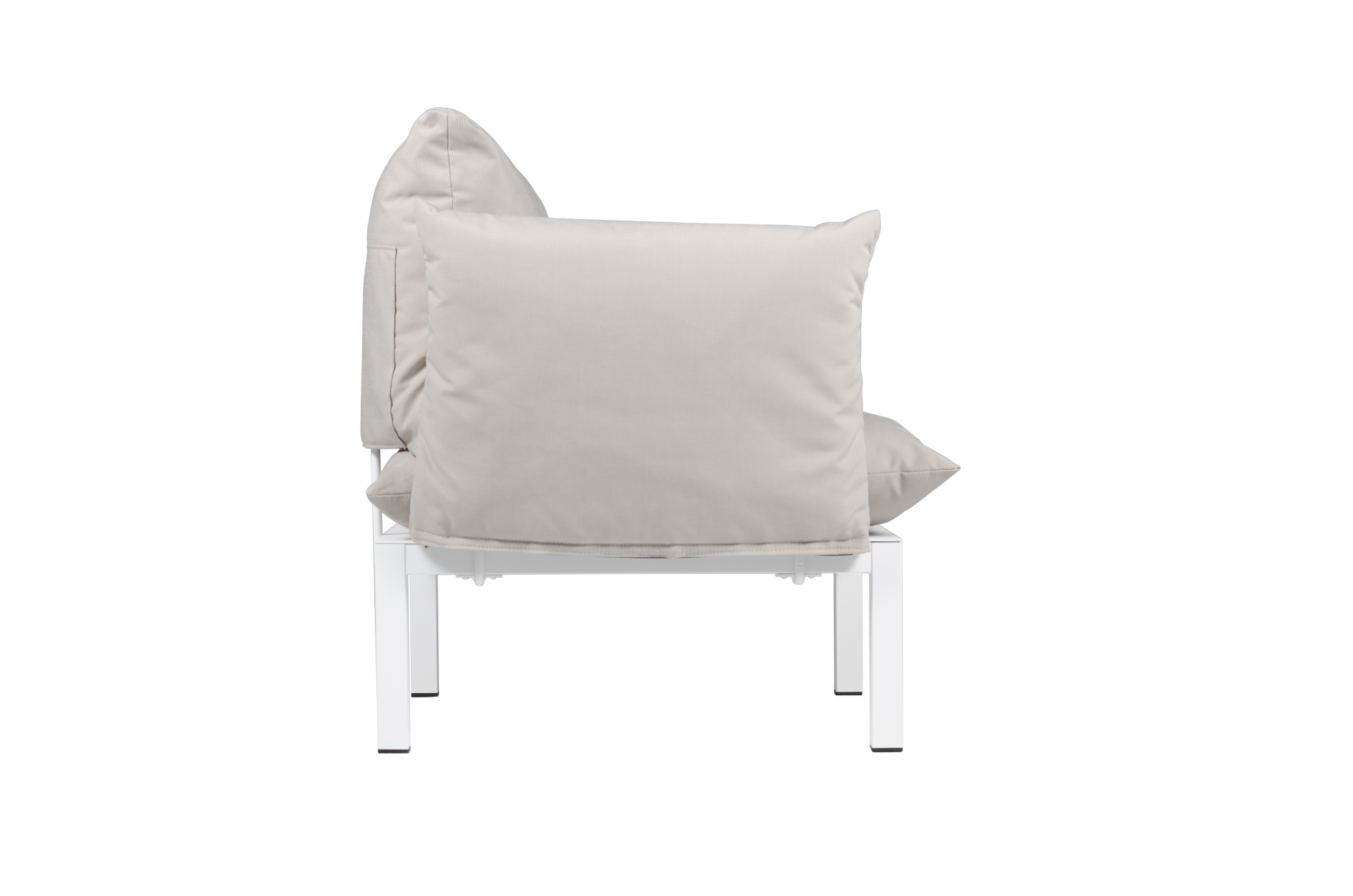 Der moderne Sessel Domino überzeugt mit seinem modernen Design. Er verfügt über ein Aluminium Gestell und ist somit perfekt für den Outdoor-Bereich einsetzbar. Designet wurde er von der Marke Jan Kurtz. Und hat die Farbkombination Gestell Weiß und Bezug T