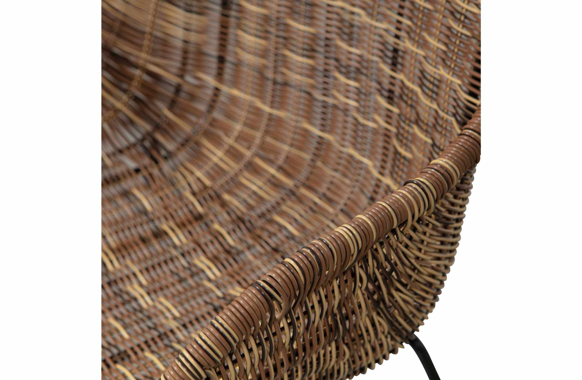 Der Esszimmerstuhl Willow überzeugt mit seinem klassischen Design. Gefertigt wurde er aus künstlichem Rattan, welches einen natürlichen Farbton besitzen. Das Gestell ist aus Metall und hat eine schwarze Farbe. Die Sitzhöhe beträgt 47 cm.