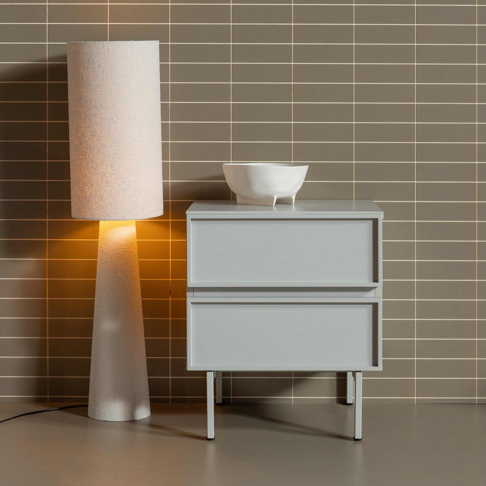 Nachttisch modern mit Stauraum | Melamin/MDF, Metall, Sand