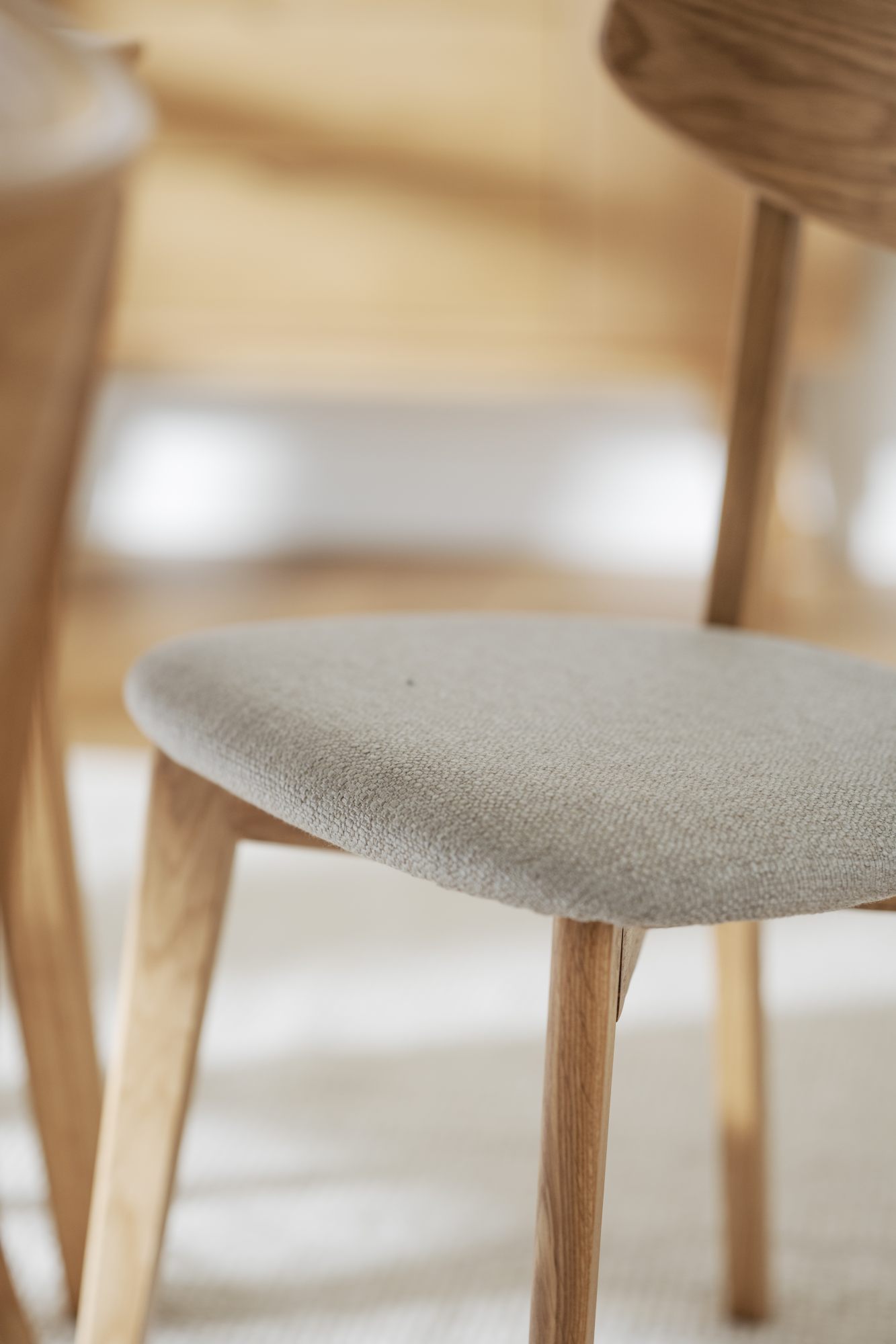 Stuhl Ami Eiche 2er Set, Natur / Sand passt perfekt in stilvolle Wohnräume.