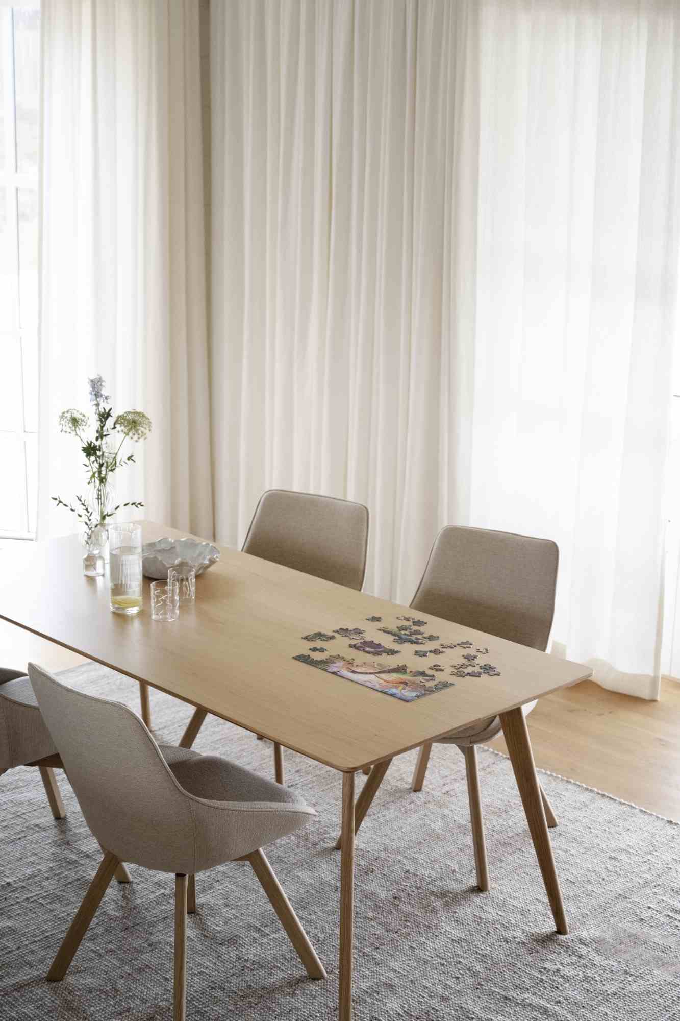 Esstisch Yumi Rechteckig 190x90cm, MDF Eiche Natur – überzeugt mit zeitlosem Stil.