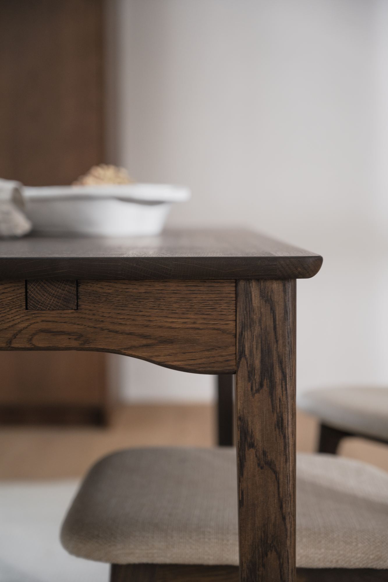 Design trifft Funktion: Esstisch Markham 140x90cm, Eiche Braun.