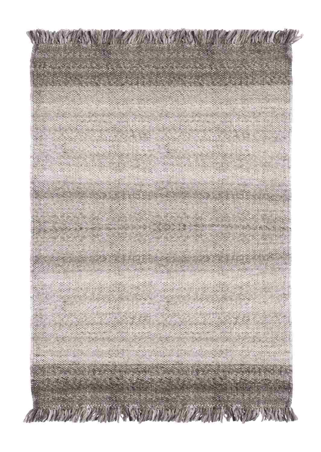 Der Teppich Kalpani überzeugt mit seinem Klassischen Design. Gefertigt wurde er aus 100% Polyester. Der Teppich besitzt eine braunen Farbton und die Maße von 140x200 cm.