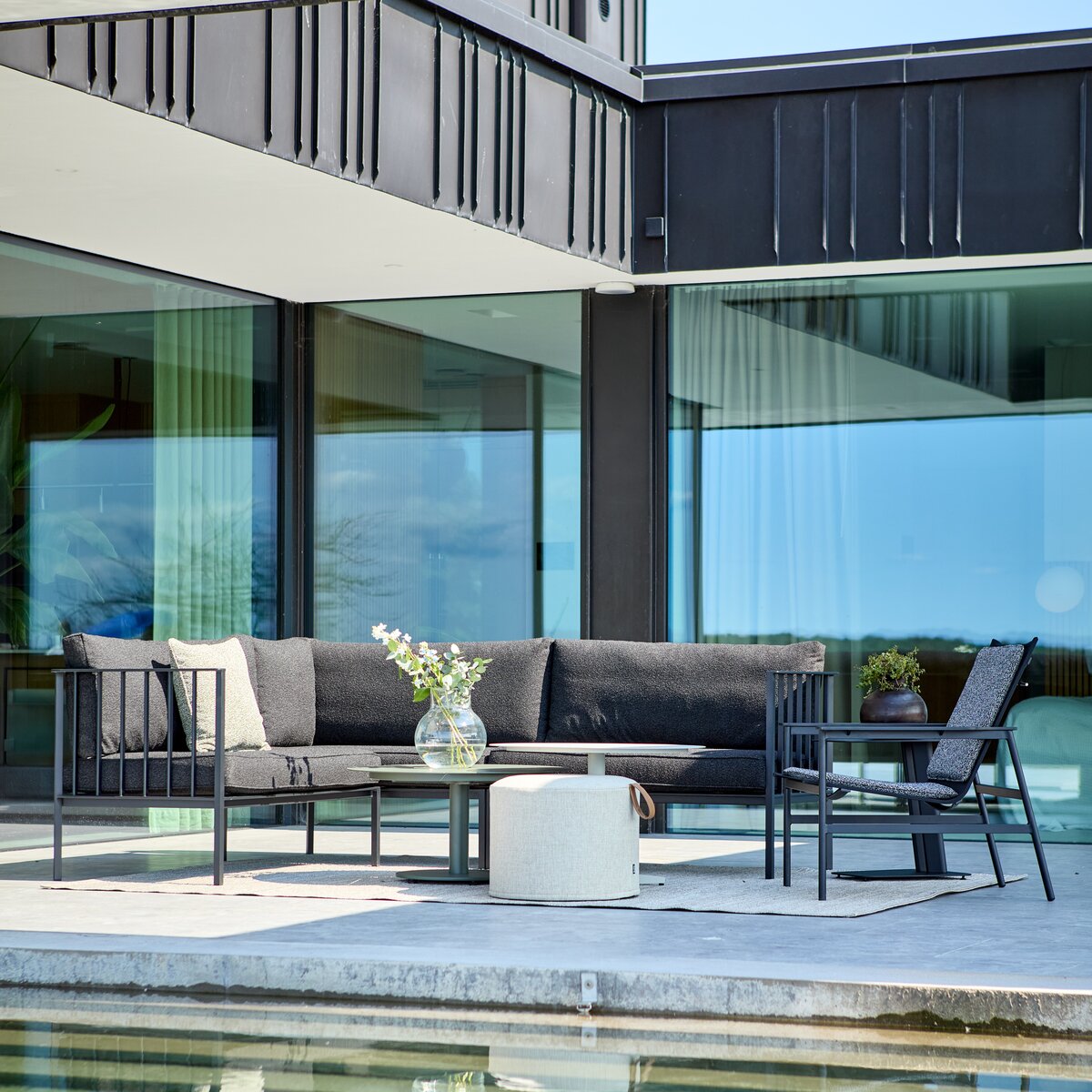 Gartenecksofa Upper, Schwarz/Schwarz - Aluminium & Recyceltes Polyester, 235x193 cm