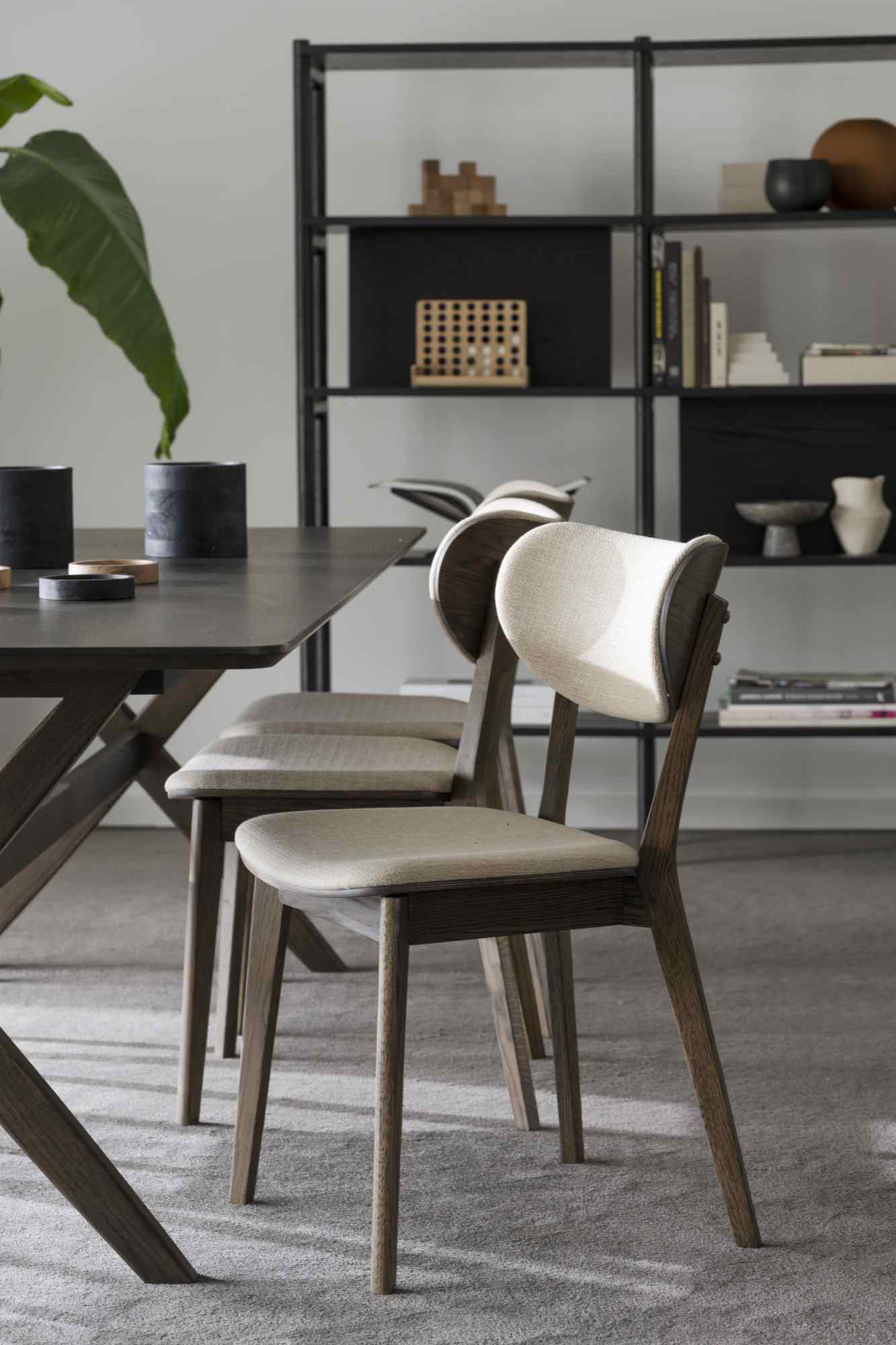 Machen Sie Ihr Zuhause komplett mit Stuhl Kato 2er Set, Braun / Beige.