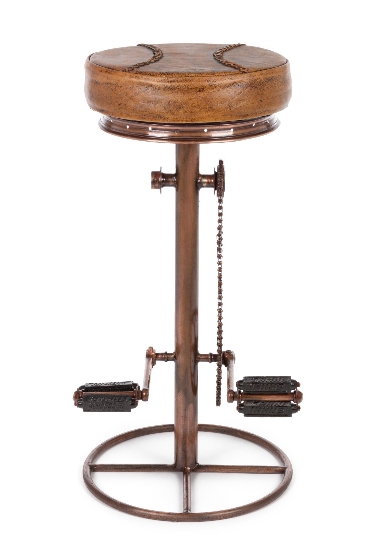 Der Barhocker Cycle überzeugt mit seinem industriellem Design. Gefertigt wurde er aus Leder, welches einen Cognac Farbton besitzt. Das Gestell ist aus Metall und hat eine Bronze Farbe. Die Sitzhöhe des Hockers beträgt 80 cm.