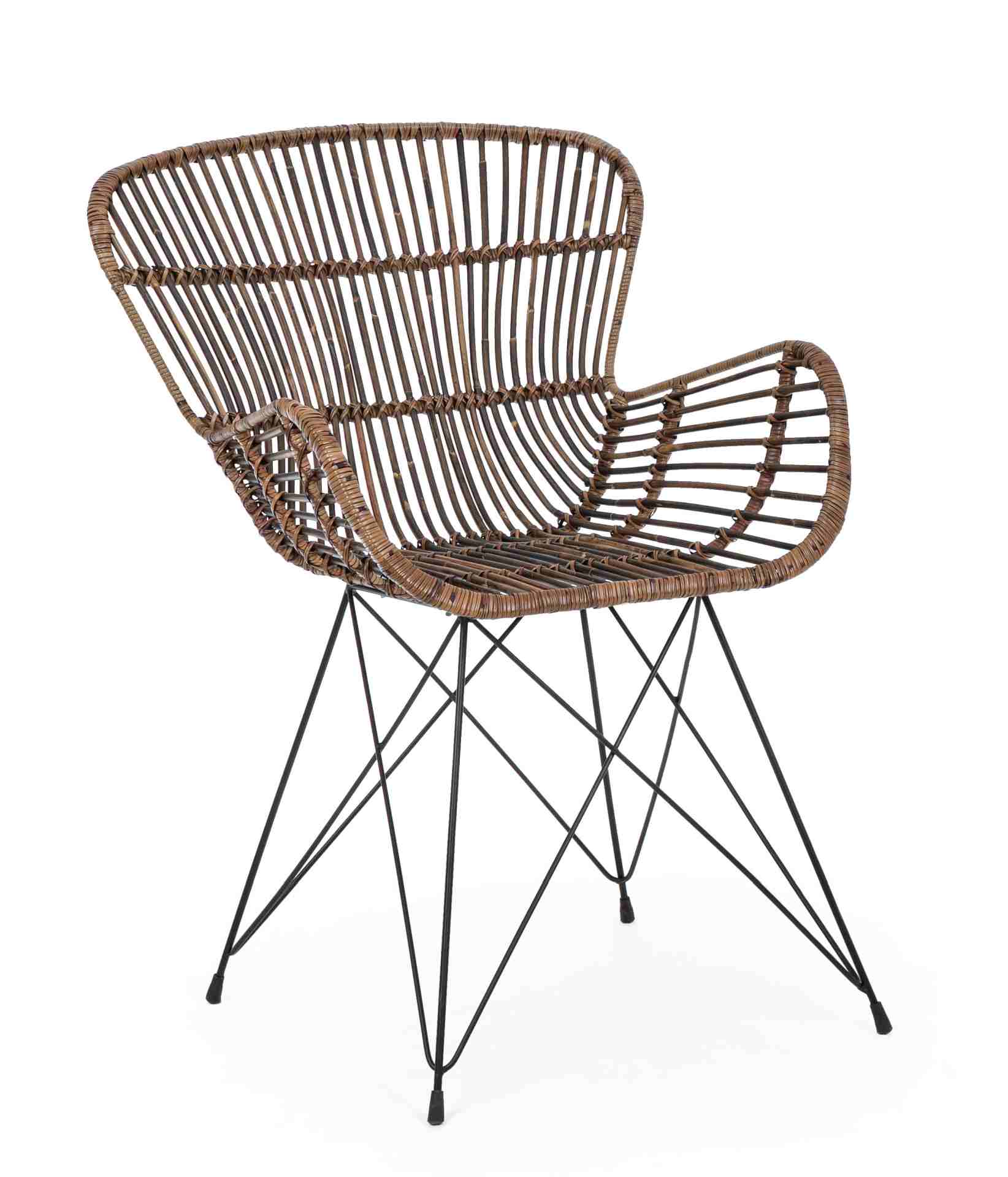 Der Sessel Venturs überzeugt mit seinem klassischen Design. Gefertigt wurde er aus Rattan, welches einen braunen Farbton besitzt. Das Gestell ist aus Metall und hat eine schwarze Farbe. Der Sessel besitzt eine Sitzhöhe von 46 cm. Die Breite beträgt 62 cm.