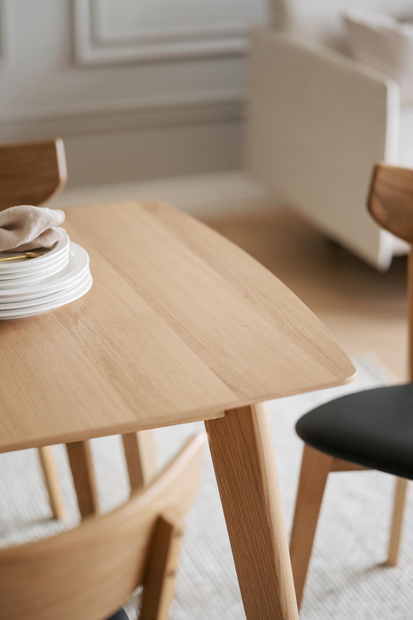 Esstisch Cirrus mit Auszug, Eiche 190/235cm passt perfekt in stilvolle Wohnräume.