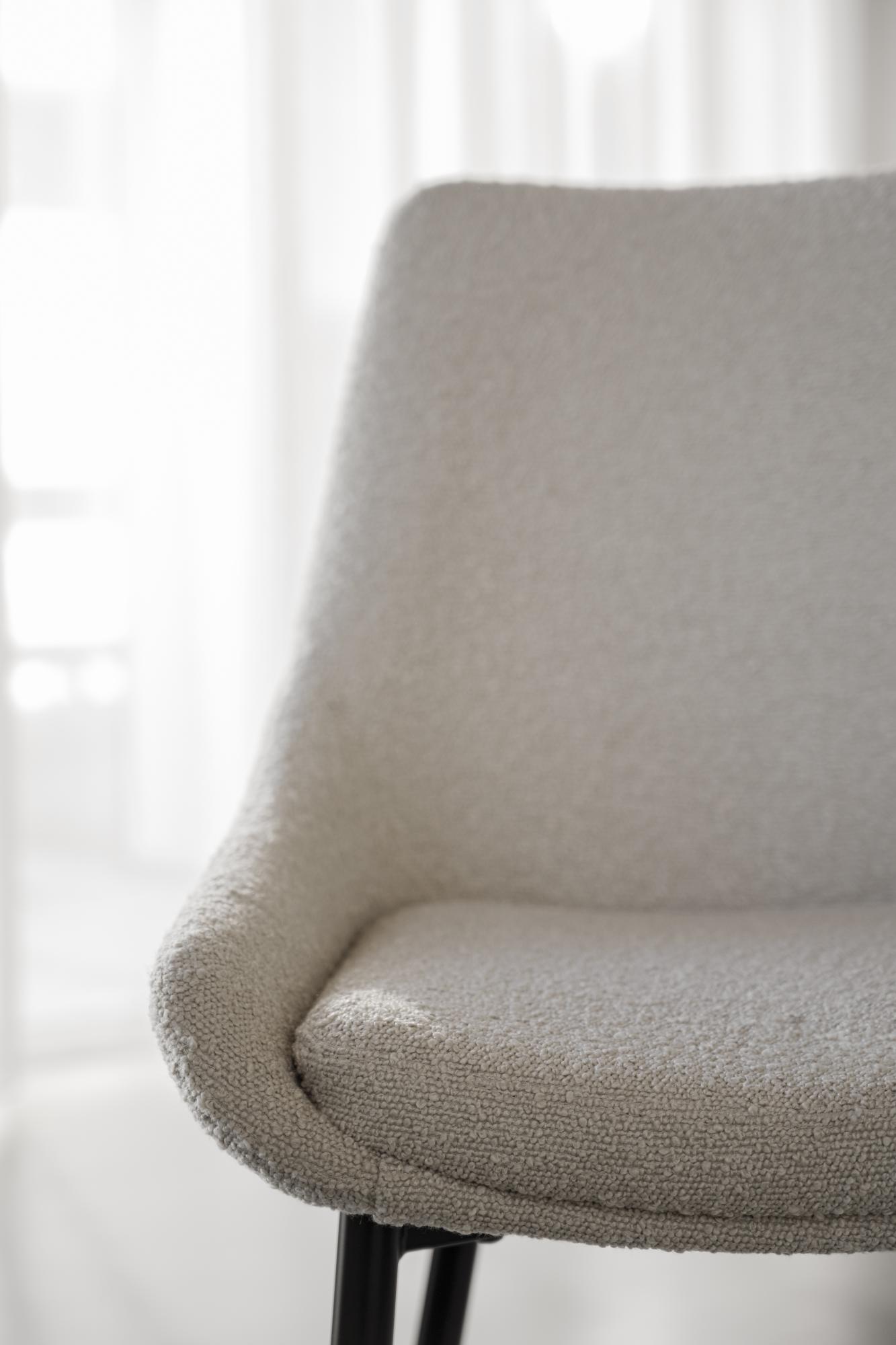 Edles Möbelstück: Stuhl Sierra 2er Set Boucle Beige für stilvolle Einrichtung.