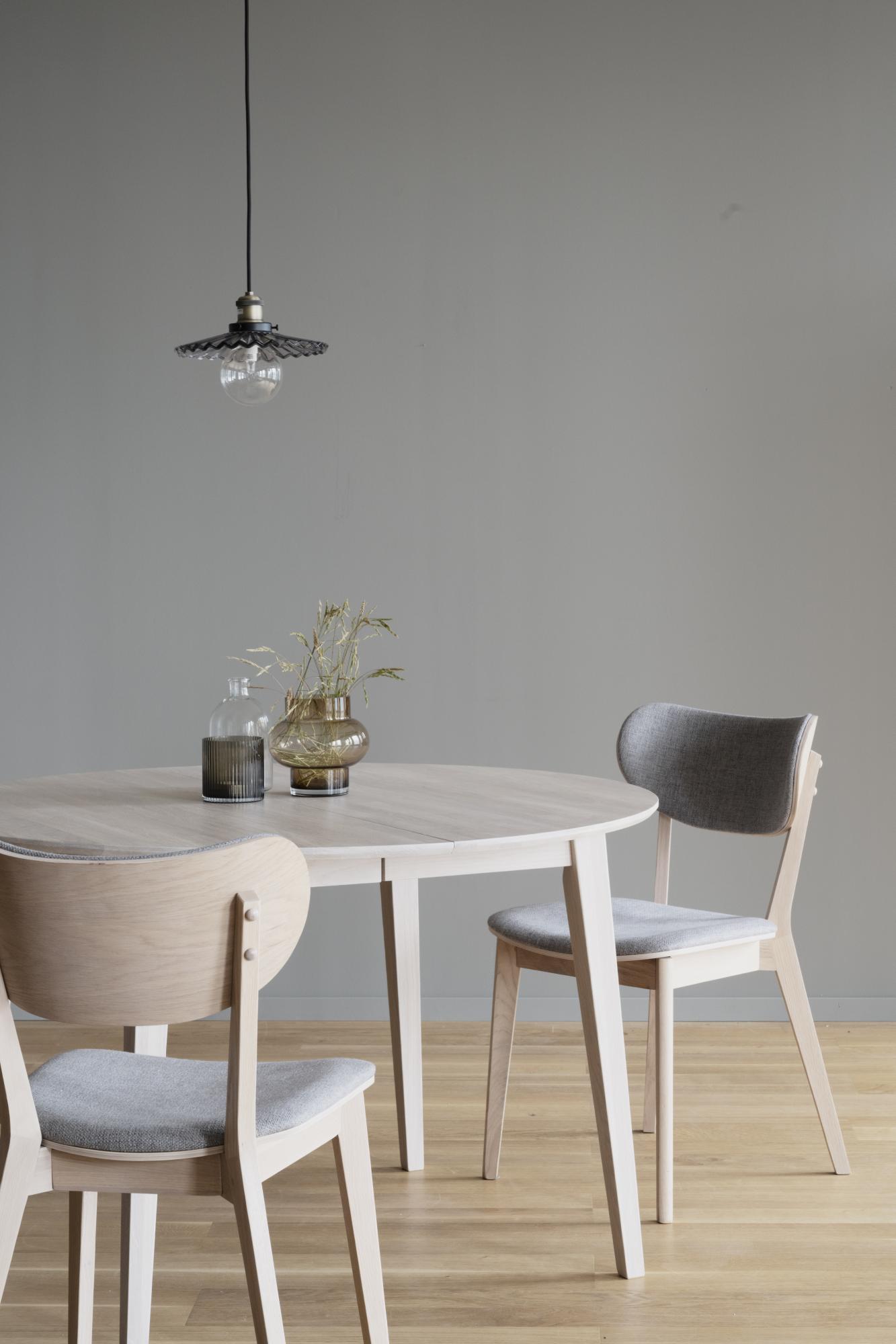 Stuhl Kato 2er Set, Whitewash / Hellgrau passt perfekt in stilvolle Wohnräume.