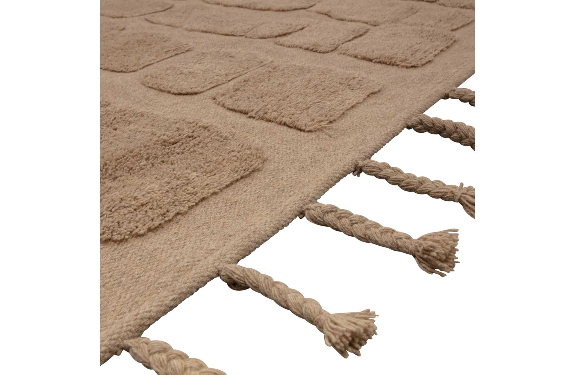 Der Teppich BRickst überzeugt mit seinem klassischen Design. Gefertigt wurde er aus einem Kombinationsgewebe aus Wolle und Baumwolle, welche einen Beige Farbton besitzt. Der Teppich besitzt eine Größe von 170x240 cm.