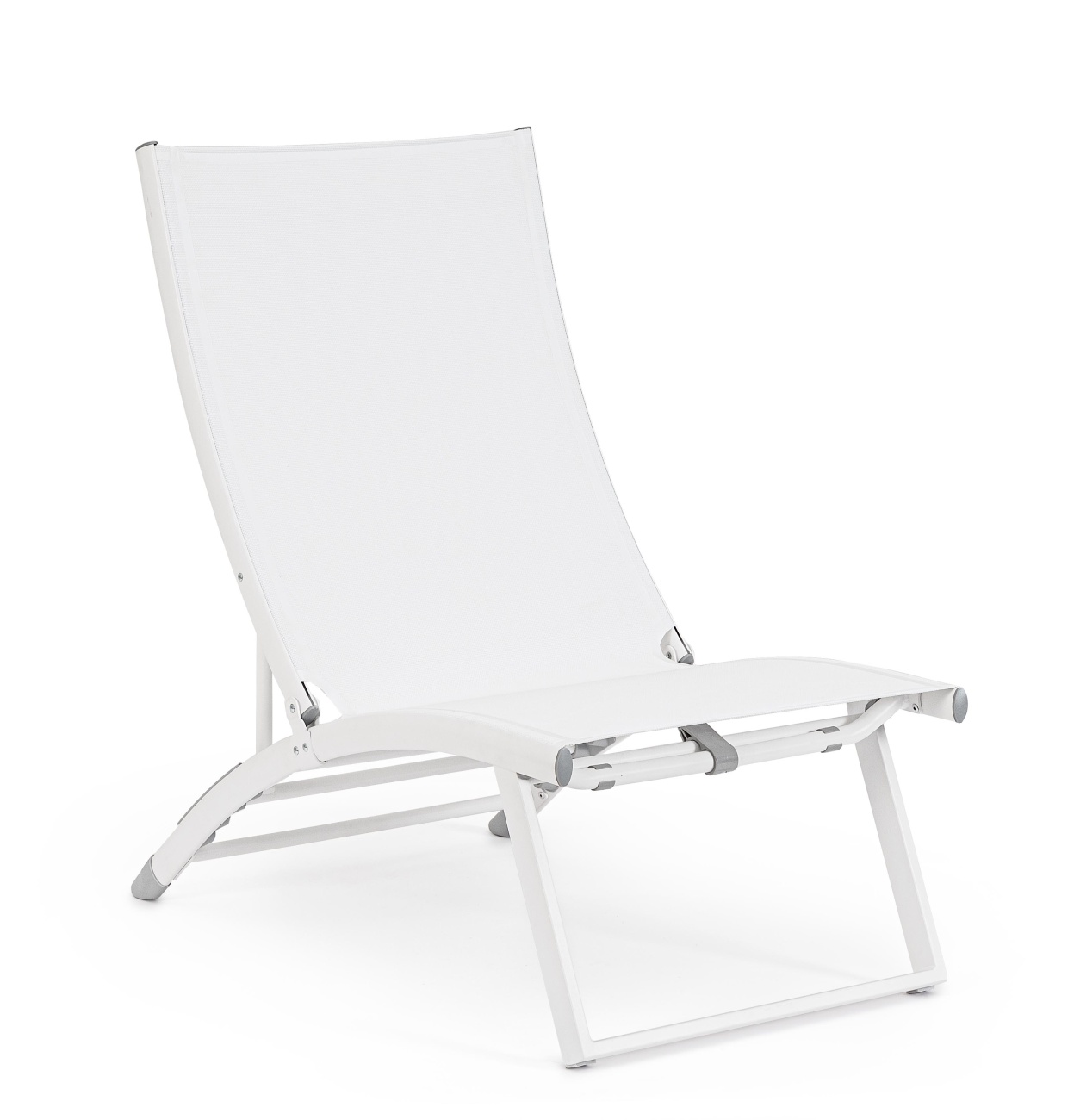 Der Loungesessel Taylor überzeugt mit seinem modernen Design. Gefertigt wurde er aus Textilene, welches einen weißen Farbton besitzt. Das Gestell ist aus Metall und hat eine weiße Farbe. Der Sessel ist klappbar.