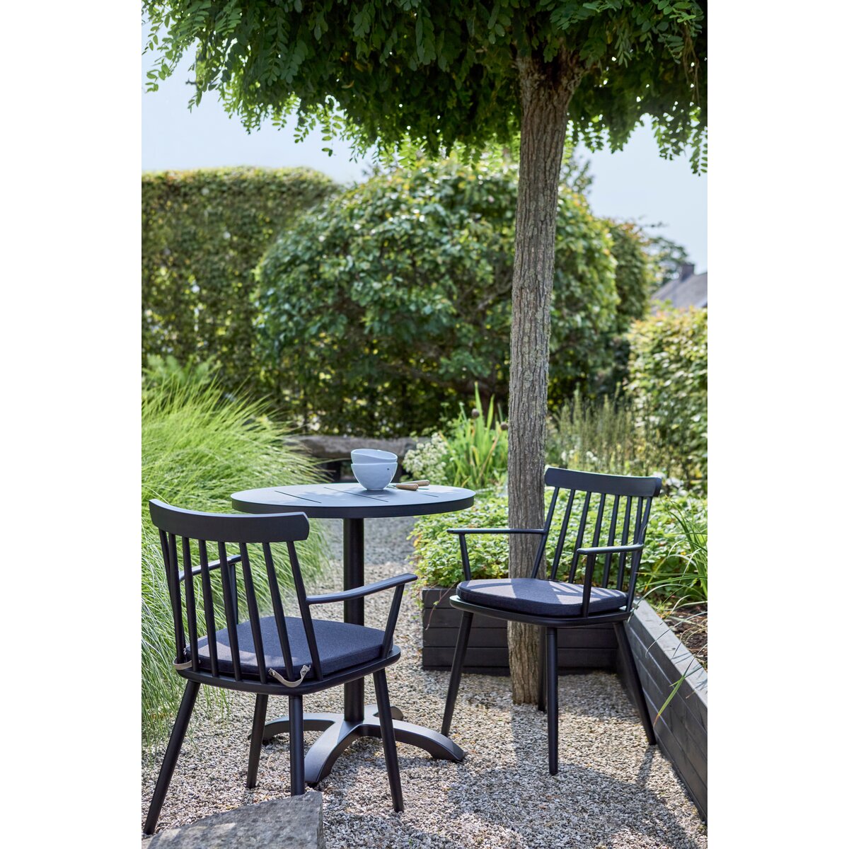 Gartenstuhl Winsor mit Armlehne aus Aluminium und Acryl-Stoff, klassisch, Schwarz, inkl. Kissen