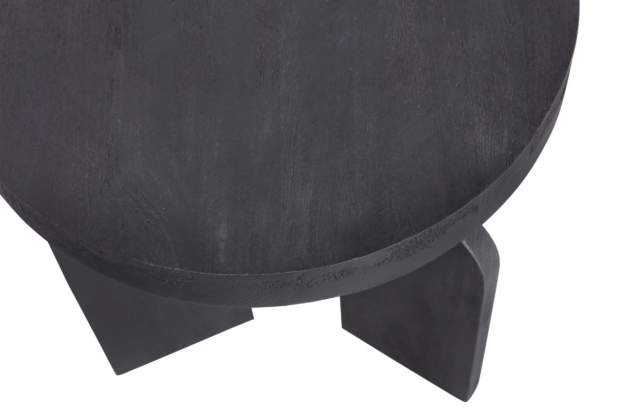 Der Beistelltisch Mori überzeugt mit seinem modernen Stil. Gefertigt wurde er aus Mangoholz, welches einen schwarzen Farbton besitzt. Das Gestell ist auch aus Mangoholz. Der Beistelltisch besitzt einen Durchmesser von 45 cm.