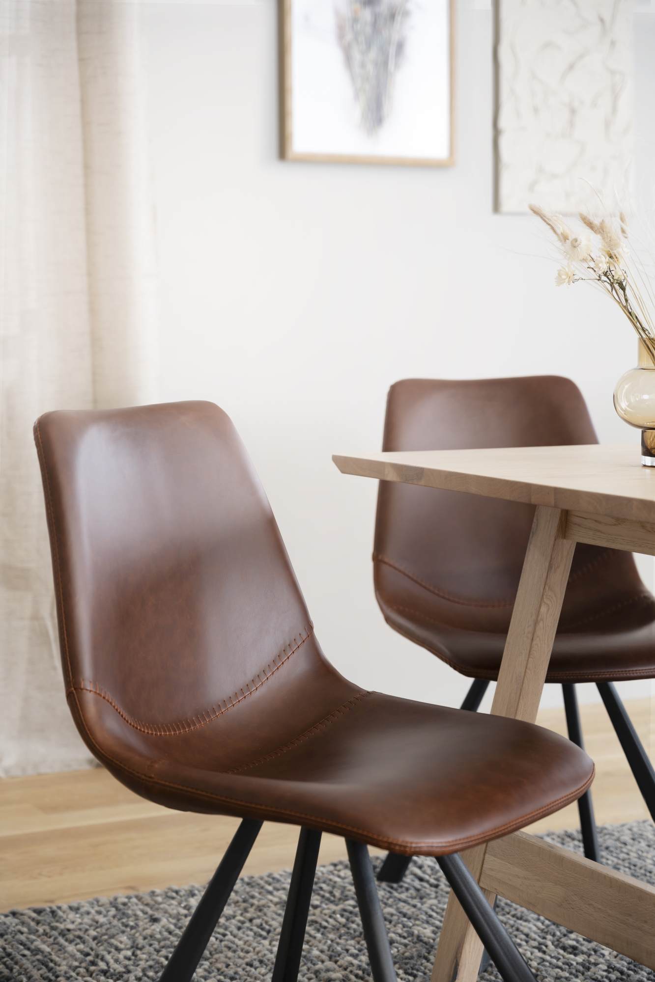 Stuhl Auburn 2er Set, Lederoptik Braun passt perfekt in stilvolle Wohnräume.