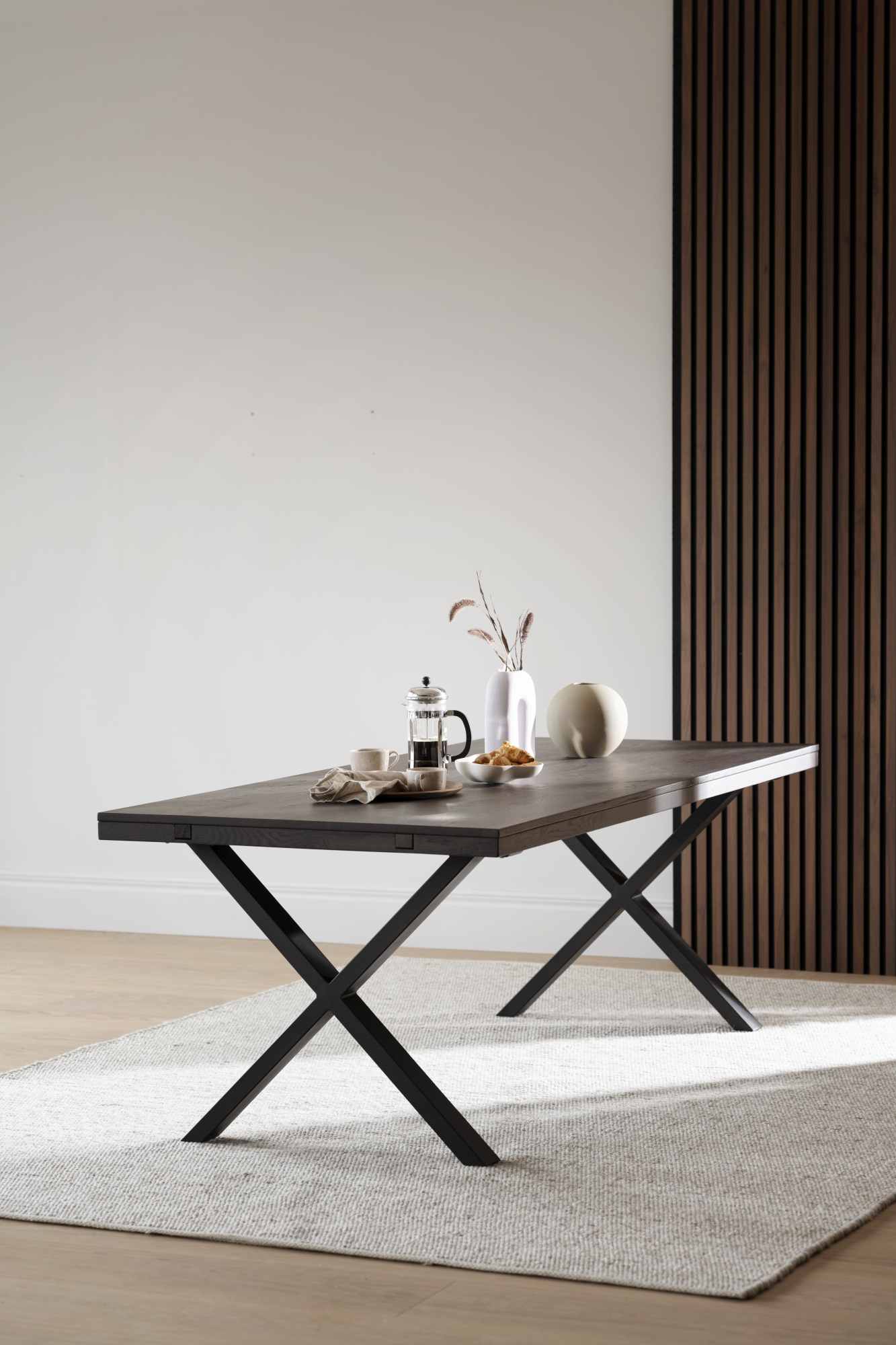 Esstisch Brooklyn, X-Gestell, 220cm, Braun – überzeugt mit zeitlosem Stil.