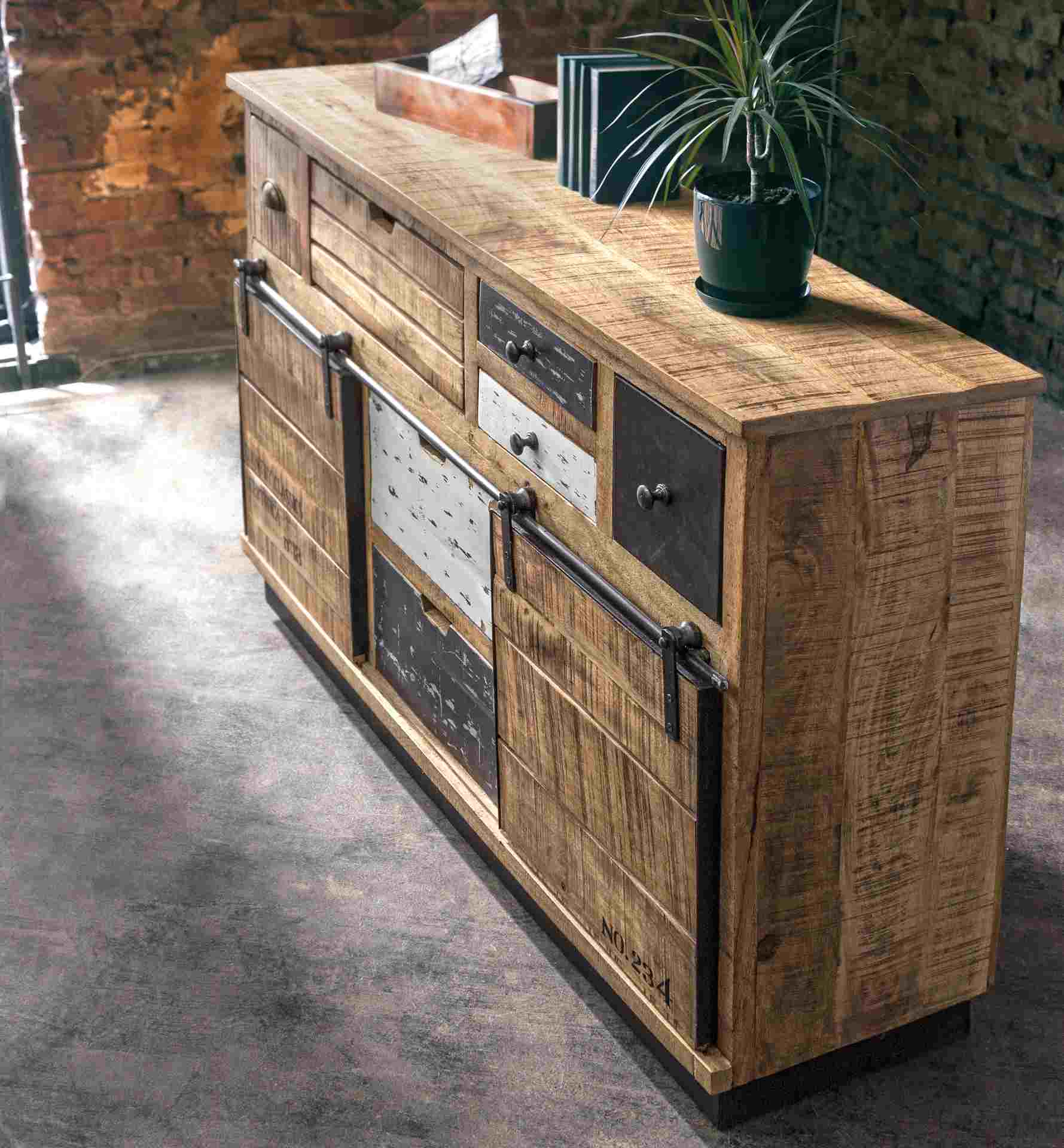 Sideboard Tudor aus Mangoholz, 125 cm
