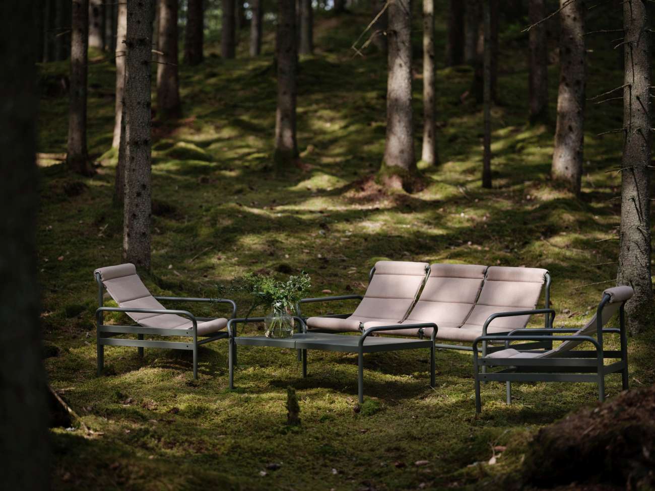 Gartencouchtisch Sling aus Aluminium, Nordic Green
