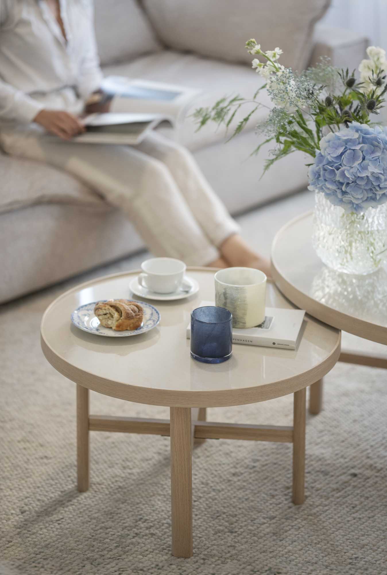 Komfortabel & schön – Couchtisch Marsden Rund 60cm, Weiß.