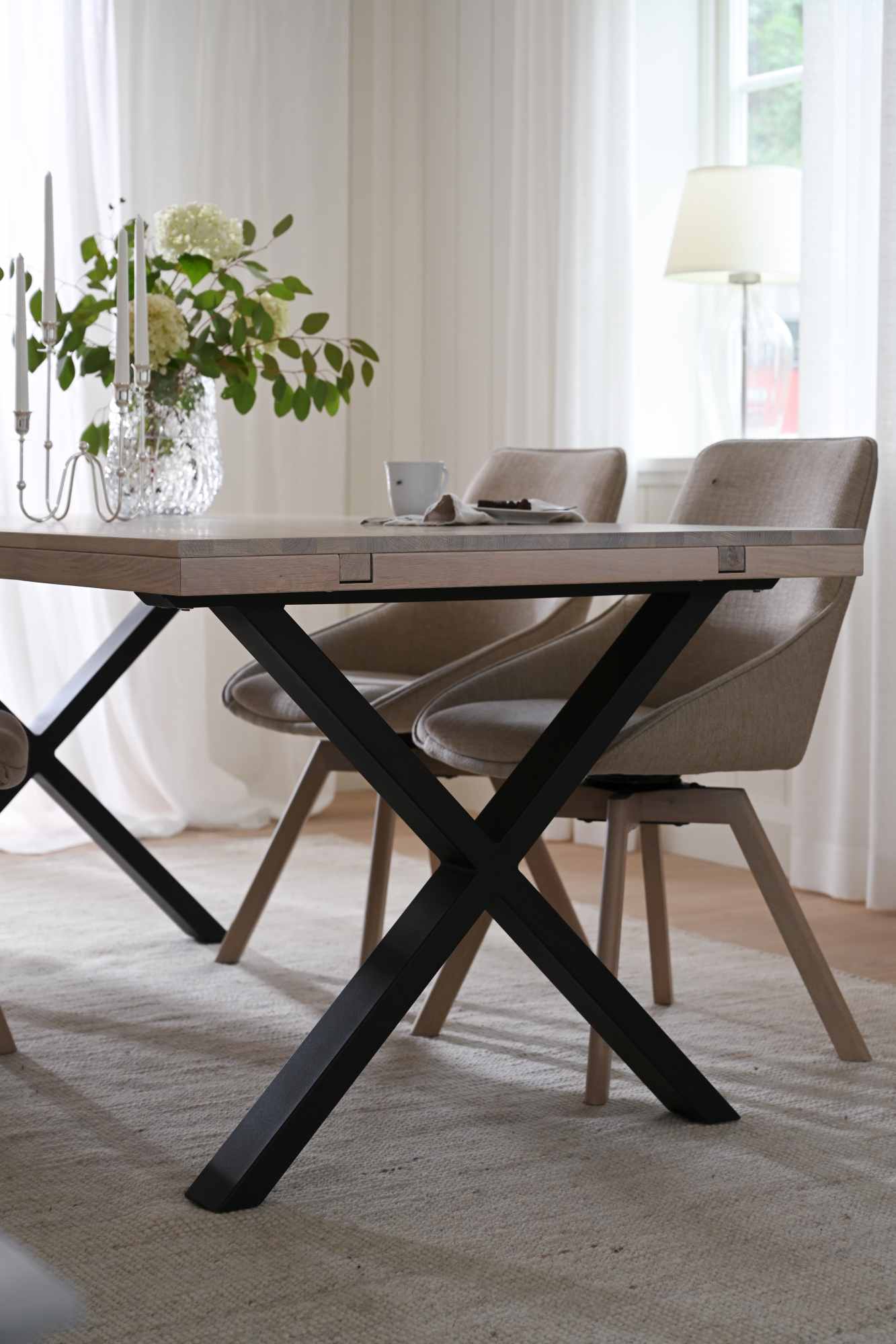 Machen Sie Ihr Zuhause komplett mit Esstisch Brooklyn, X-Gestell, 170cm, Whitewash.