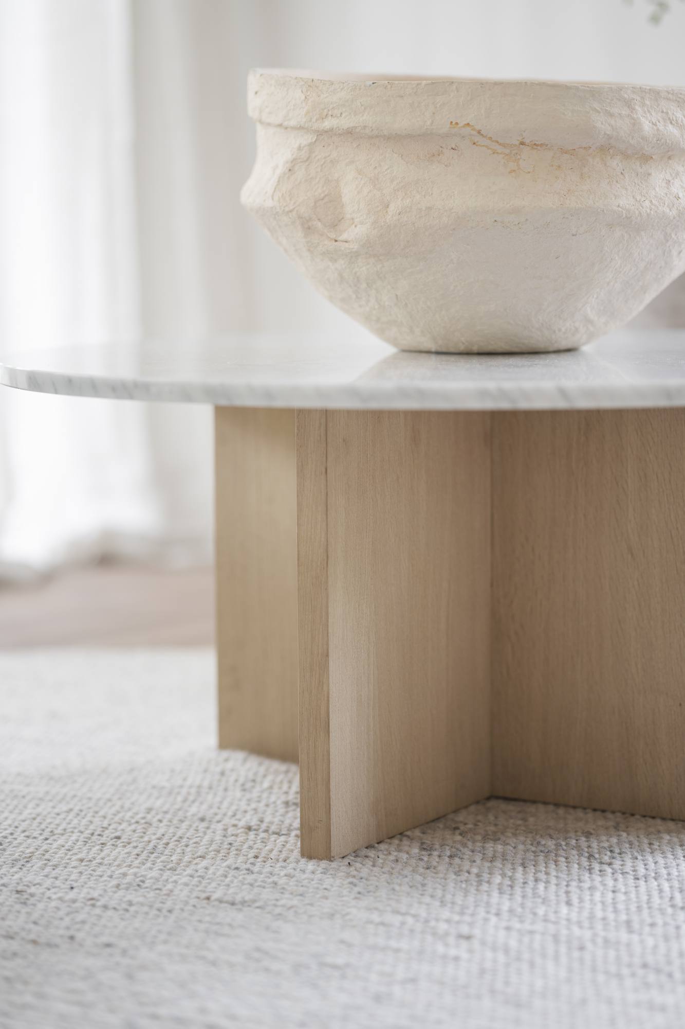 Couchtisch Brooksville, Marmor Rund 90cm, Weiß / Weiß – überzeugt mit zeitlosem Stil.