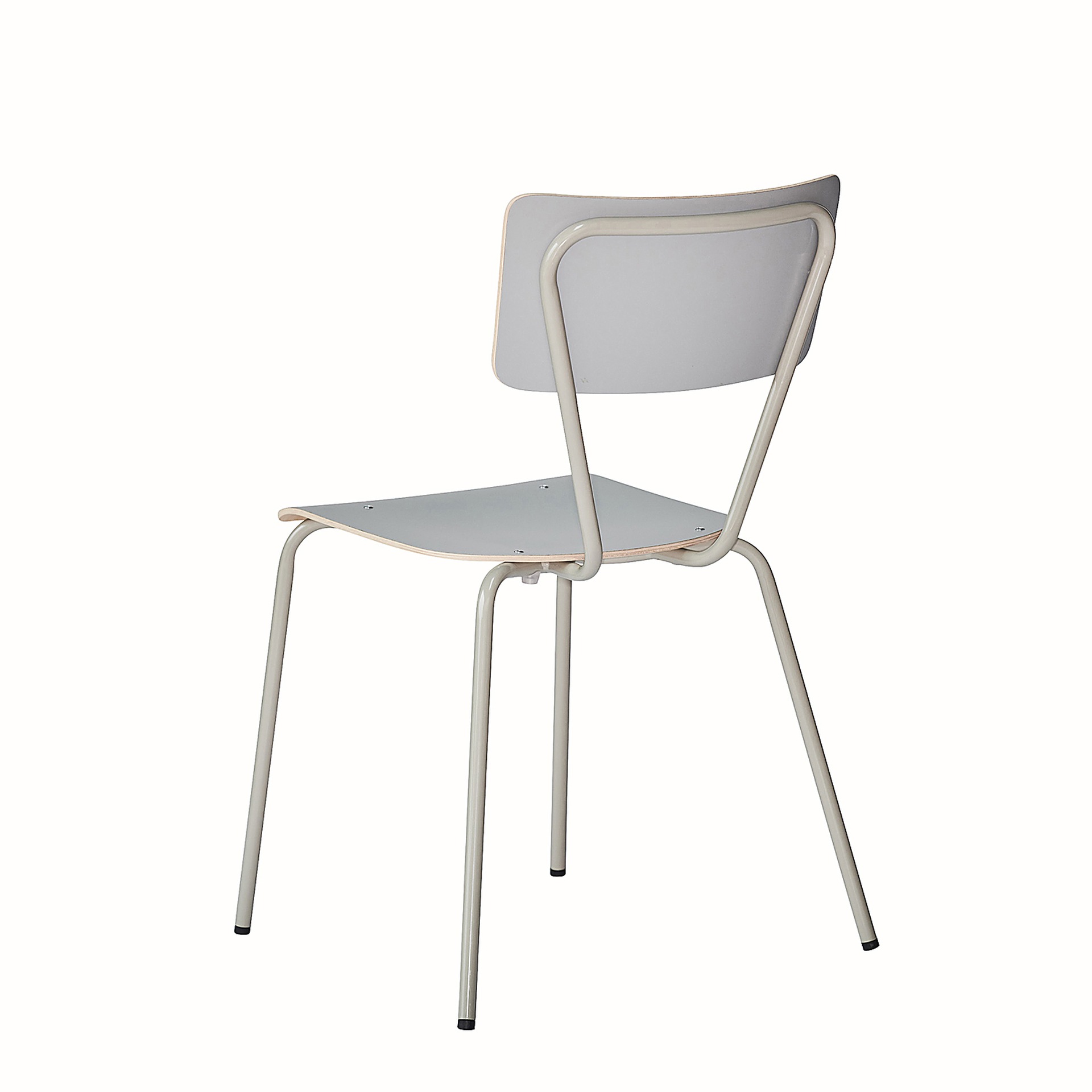 Der schlichte Stuhl Clio wurde aus Metall gefertigt und besitzt eine Taupe Farbe. Er ist eine Produkt der Marke Jan Kurtz.