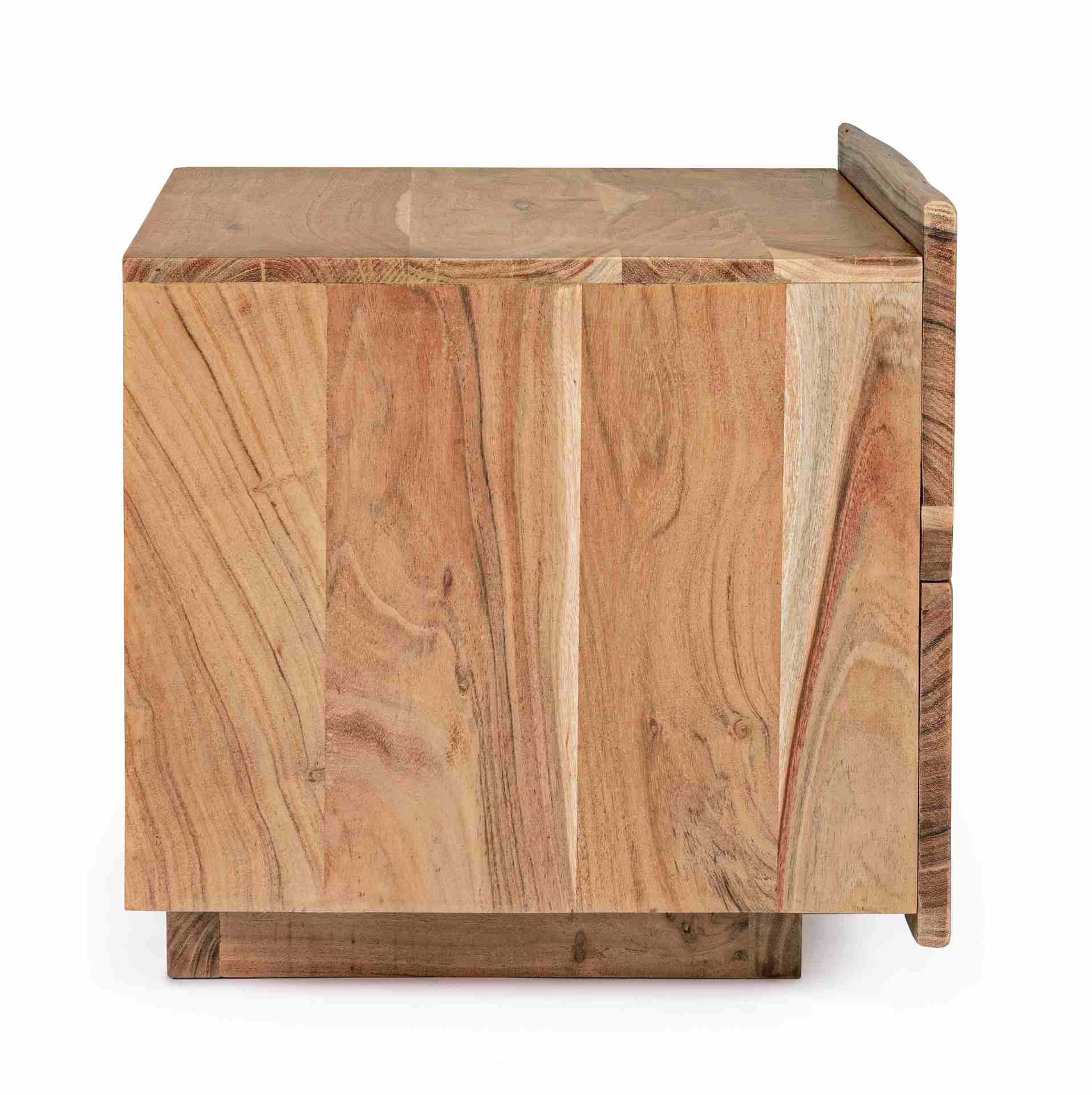 Der Nachttisch Aron überzeugt mit seinem klassischen Design. Gefertigt wurde er aus Akazienholz, welches einen natürlichen Farbton besitzt. Das Gestell ist auch aus Akazienholz. Der Nachttisch verfügt über zwei Schubladen. Die Breite beträgt 60 cm.