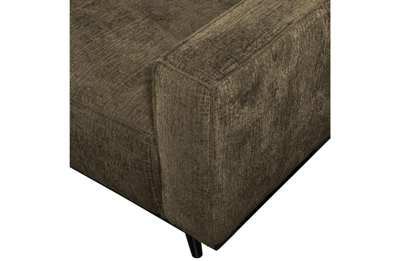Das Sofa Statement überzeugt mit seinem modernen Stil. Gefertigt wurde es aus Struktursamt, welches einen dunkelbraunen Farbton besitzt. Das Gestell ist aus Birkenholz und hat eine schwarze Farbe. Das Sofa besitzt eine Breite von 230 cm.