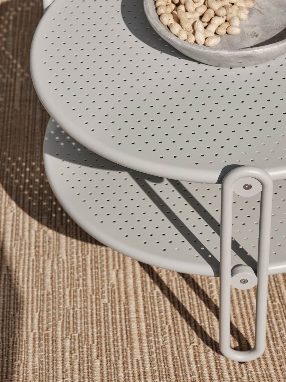 Gartencouchtisch Blixt Ø 65 cm, Hellgrau