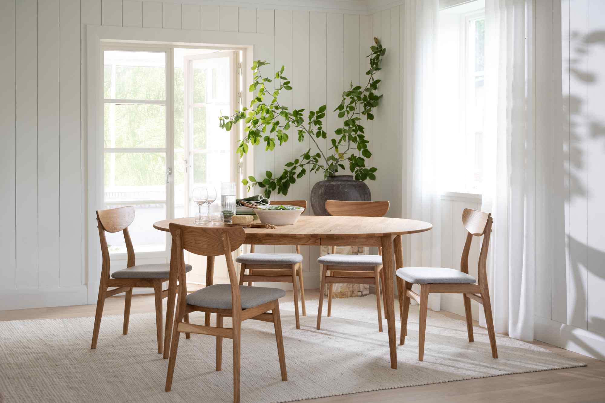 Hochwertiger Ausziehtisch Tyler Rund 120/165cm, Eiche Natur für jede Einrichtung.