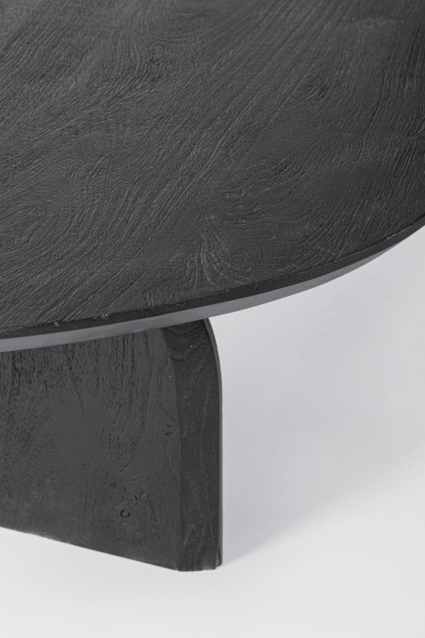 Der Couchtisch Monterry überzeugt mit seinem modernen Stil. Gefertigt wurde er aus Mangoholz, welches einen schwarzen Farbton besitzt. Das Gestell ist auch aus Mangoholz. Der Couchtisch besitzt eine Größe von 135x76 cm.