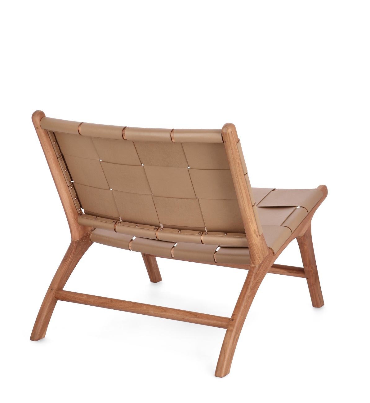 Der Sessel Joanna überzeugt mit seinem modernen Stil. Gefertigt wurde er aus Leder, welches einen Taupe Farbton besitzt. Das Gestell ist aus Teakholz und hat eine natürliche Farbe. Der Sessel besitzt eine Sitzhöhe von 39 cm.
