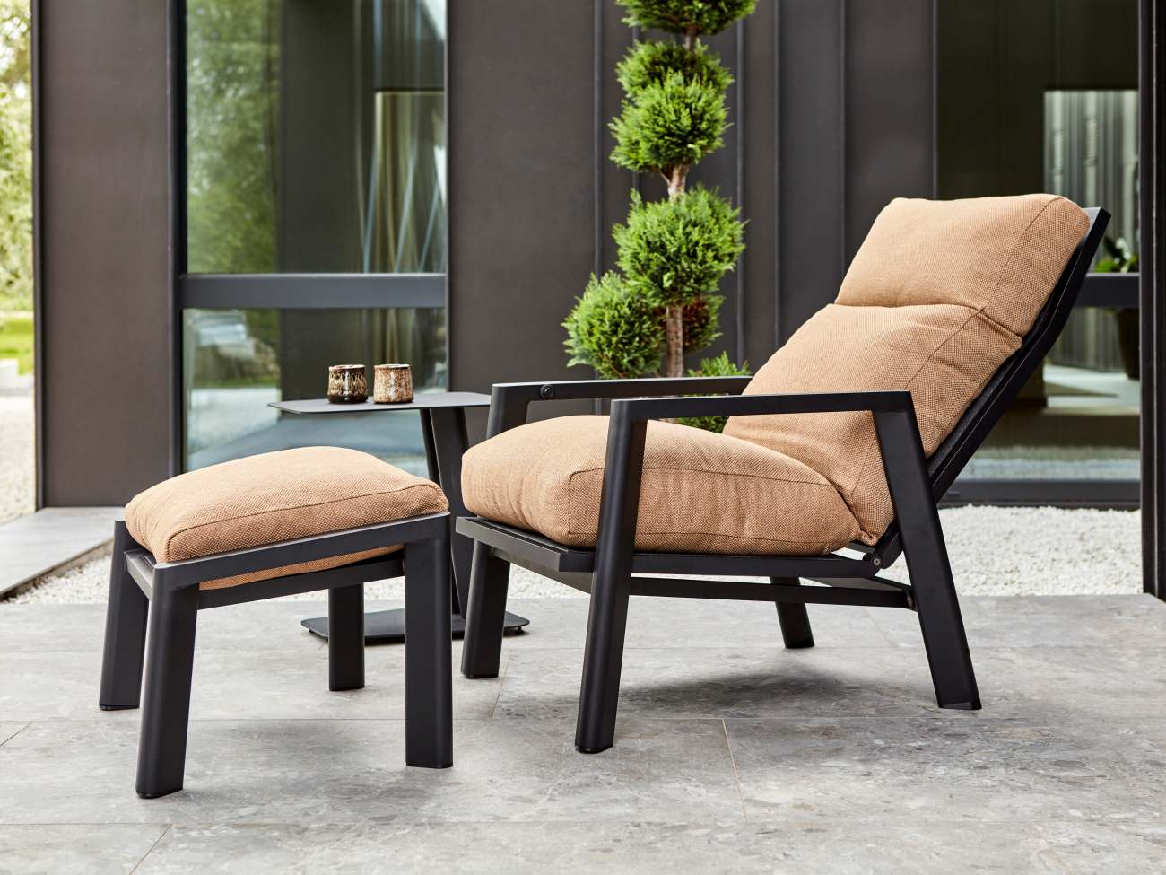 Gartensessel Slide mit verstellbarer Rückenlehne, Schwarz / Braun