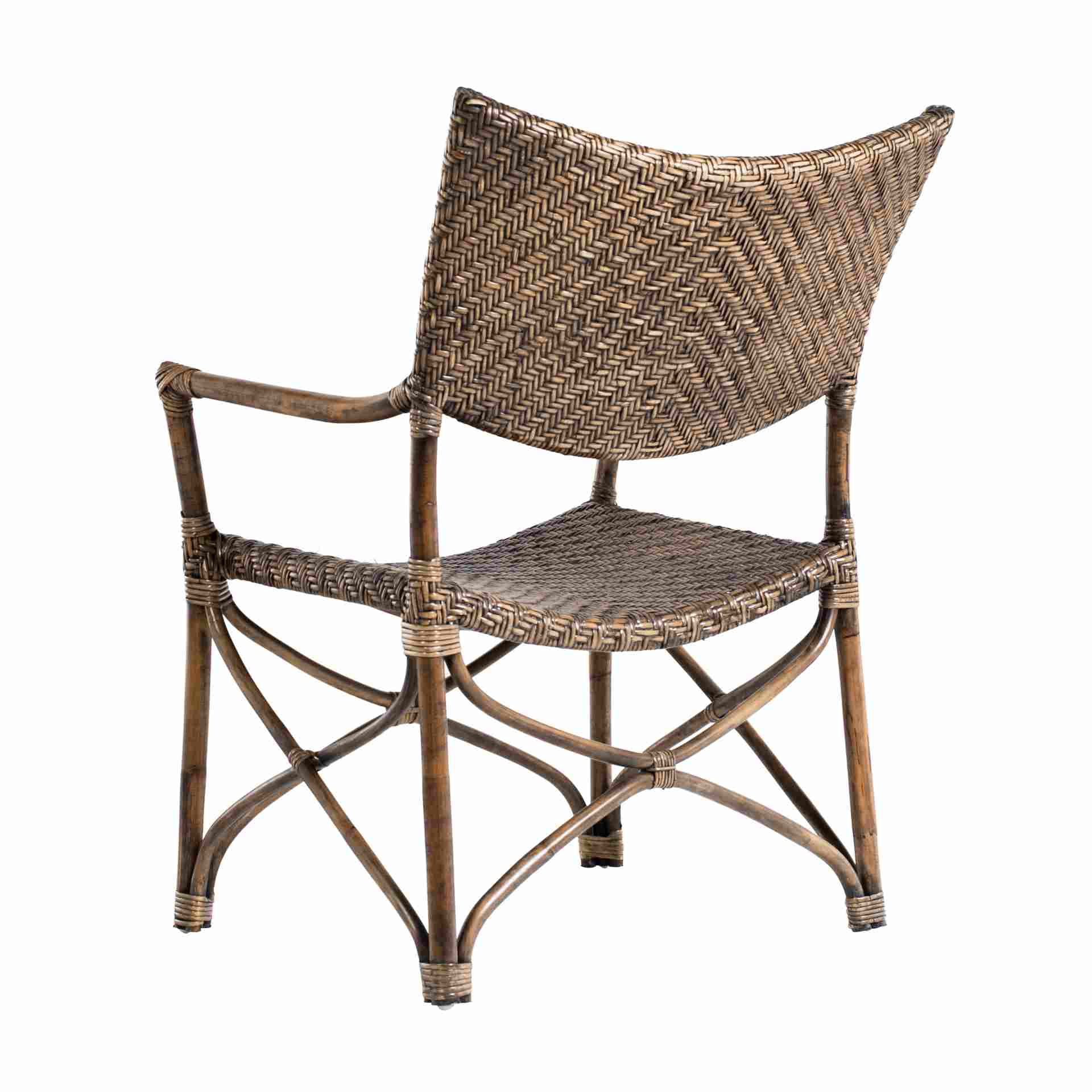Der Armlehnstuhl Squire überzeugt mit seinem Landhaus Stil. Gefertigt wurde er aus Rattan, welches einen braunen Farbton besitzt. Der Stuhl verfügt über eine Armlehne und ist im 2er-Set erhältlich. Die Sitzhöhe beträgt beträgt 43 cm.