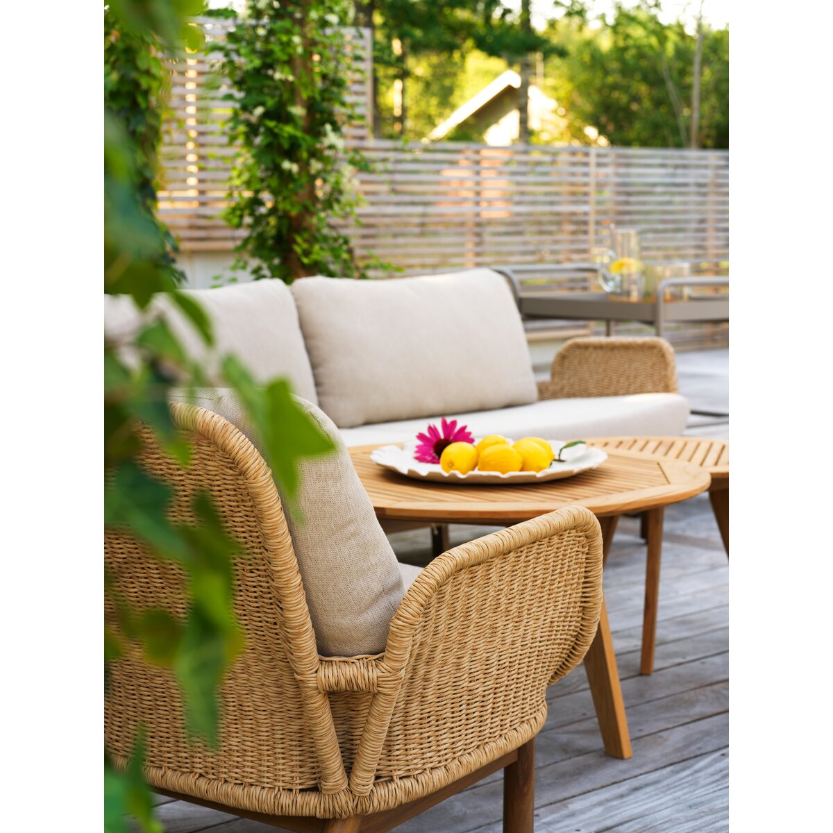 Gartensofa Lily 2,5-Sitzer Natur/Beige - Polyrattan & Teakholz, inkl. Kissen