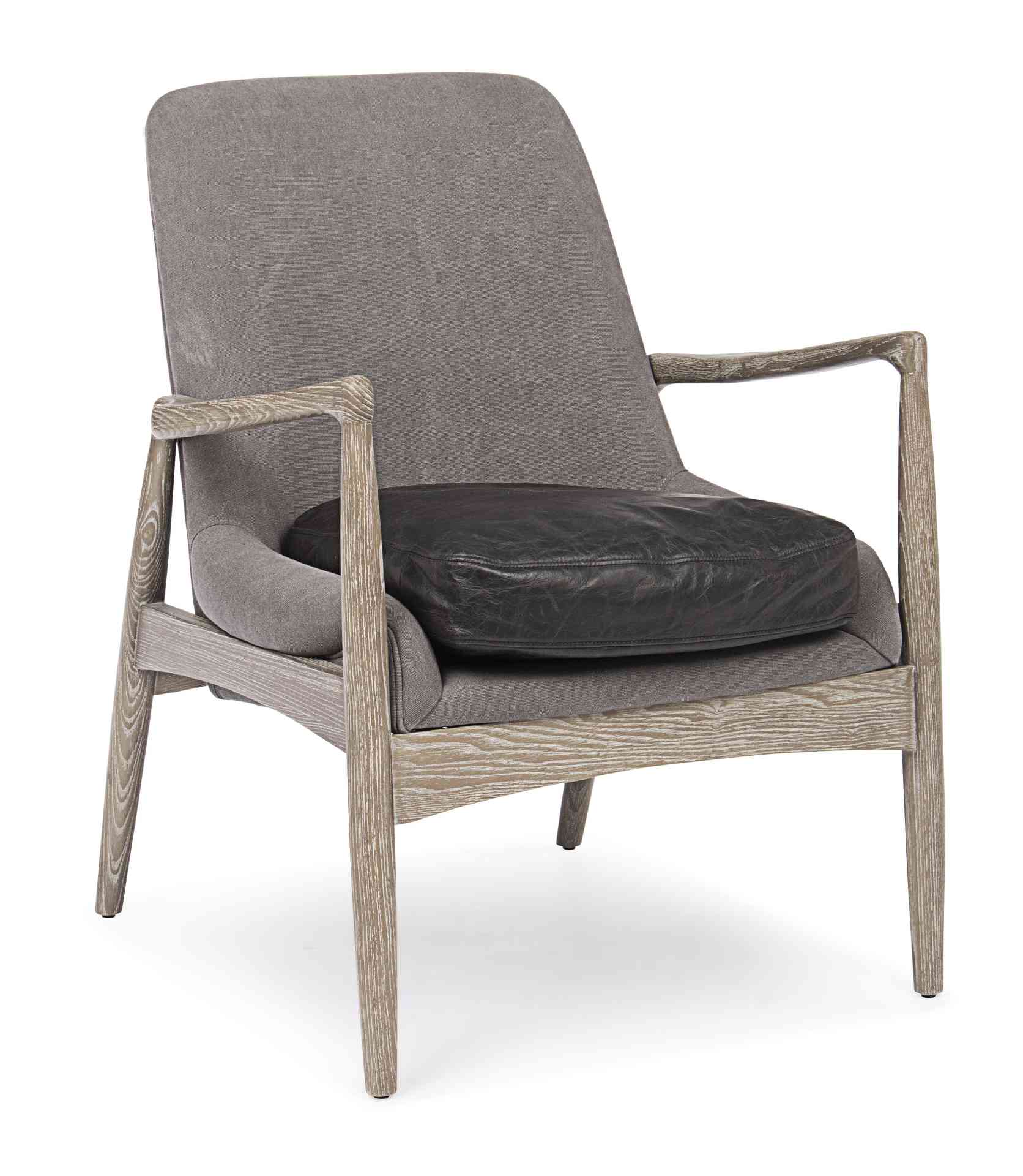 Der Sessel Marittas überzeugt mit seinem klassischen Design. Gefertigt wurde er aus Stoff, welcher einen grauen Farbton besitzt. Das Gestell ist aus Eschenholz und hat eine natürliche Farbe. Der Sessel besitzt eine Sitzhöhe von 46 cm. Die Breite beträgt 6